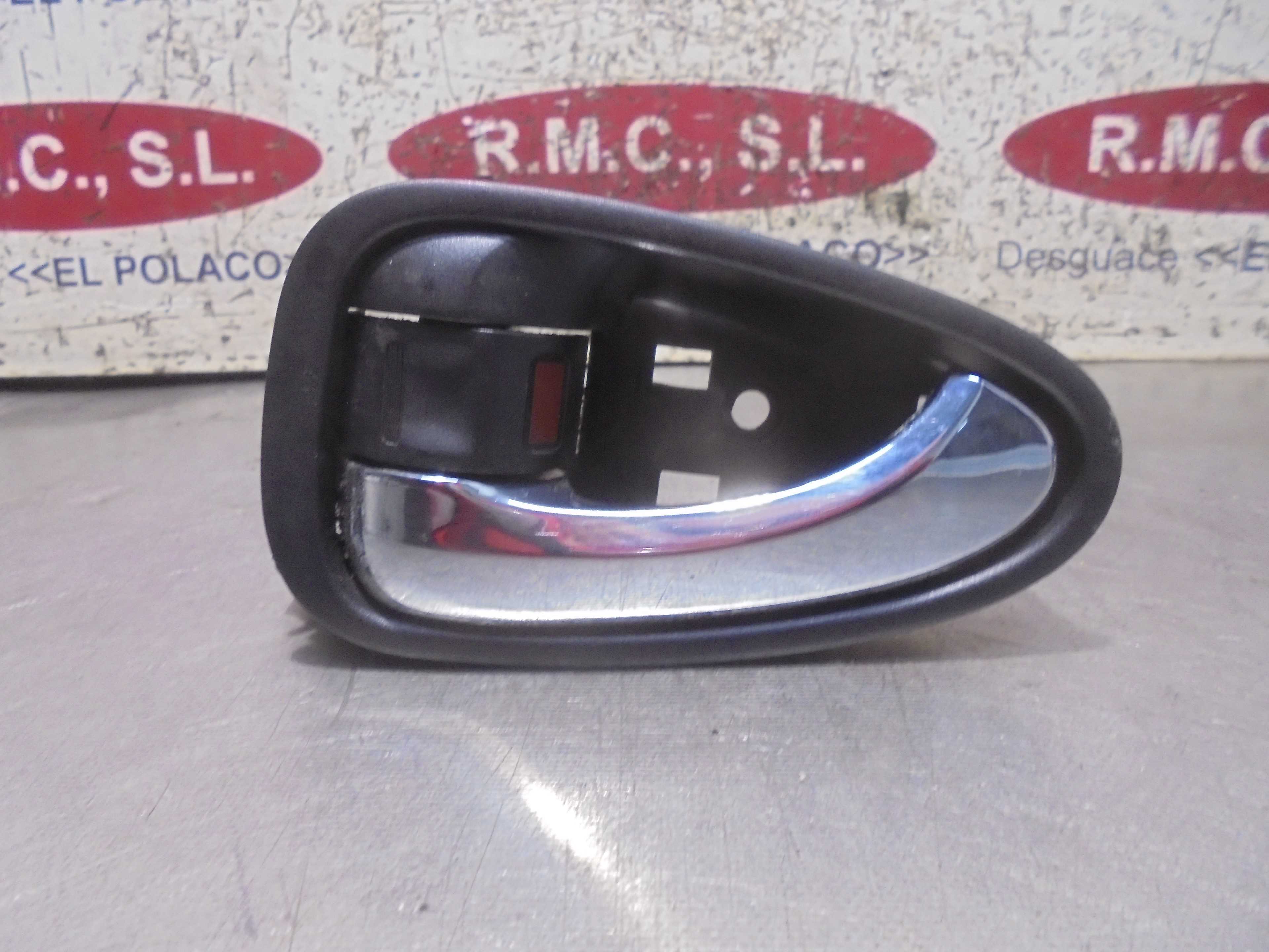 Recambio de maneta interior trasera izquierda para toyota avensis cross sport (t27) active referencia OEM IAM   