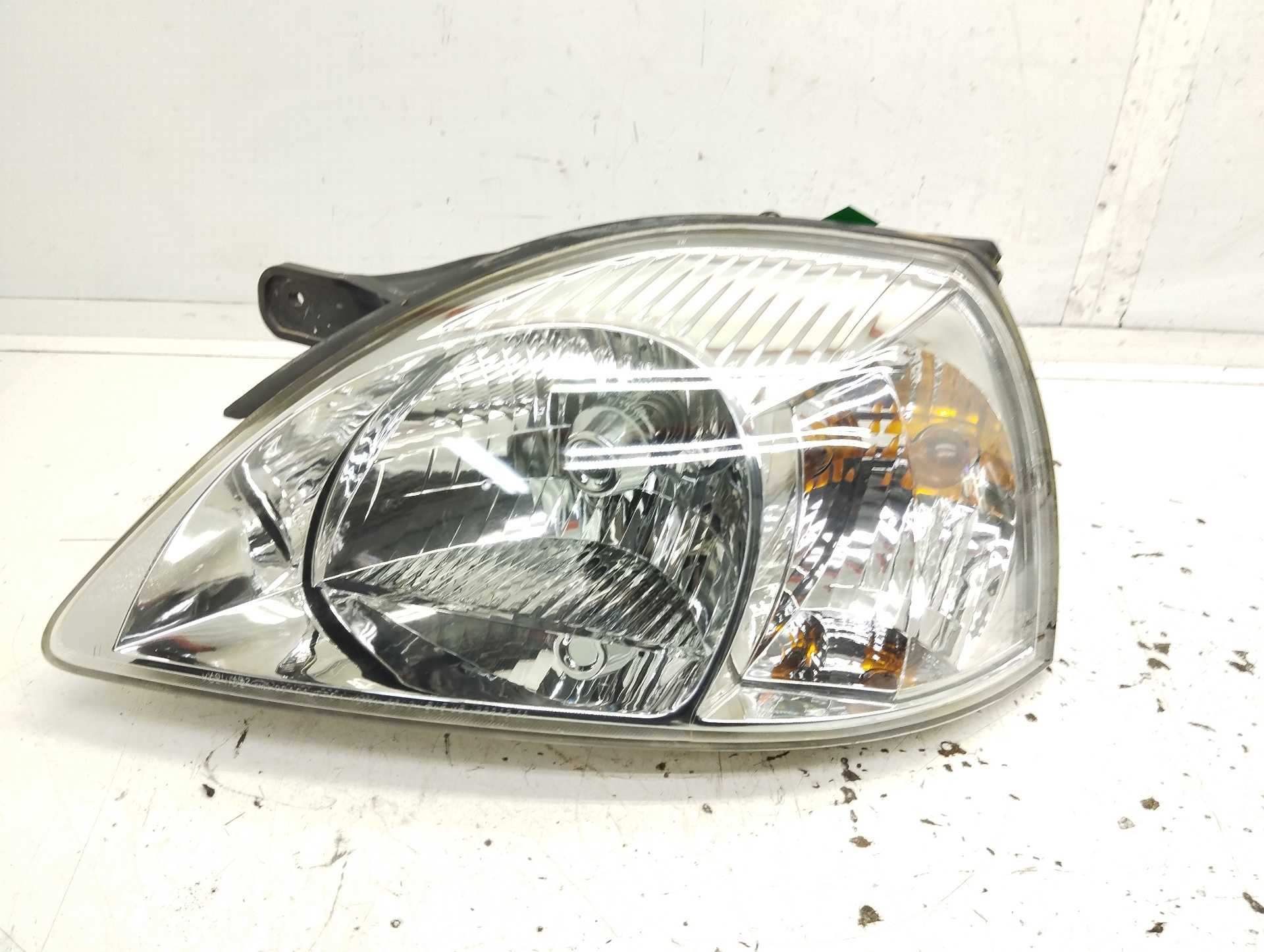 Recambio de faro izquierdo para kia rio referencia OEM IAM  0K31A51040C 