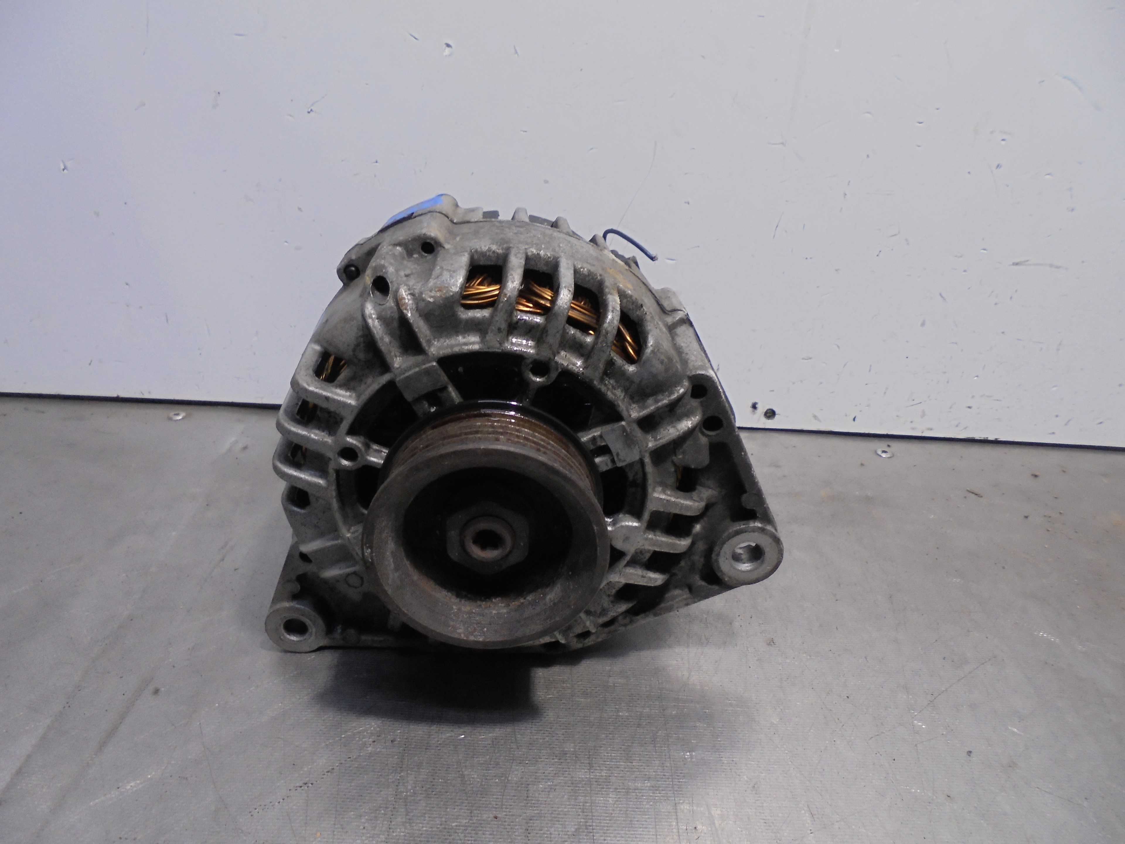 Recambio de alternador para audi a6 berlina (4b2) referencia OEM IAM  VALEO 