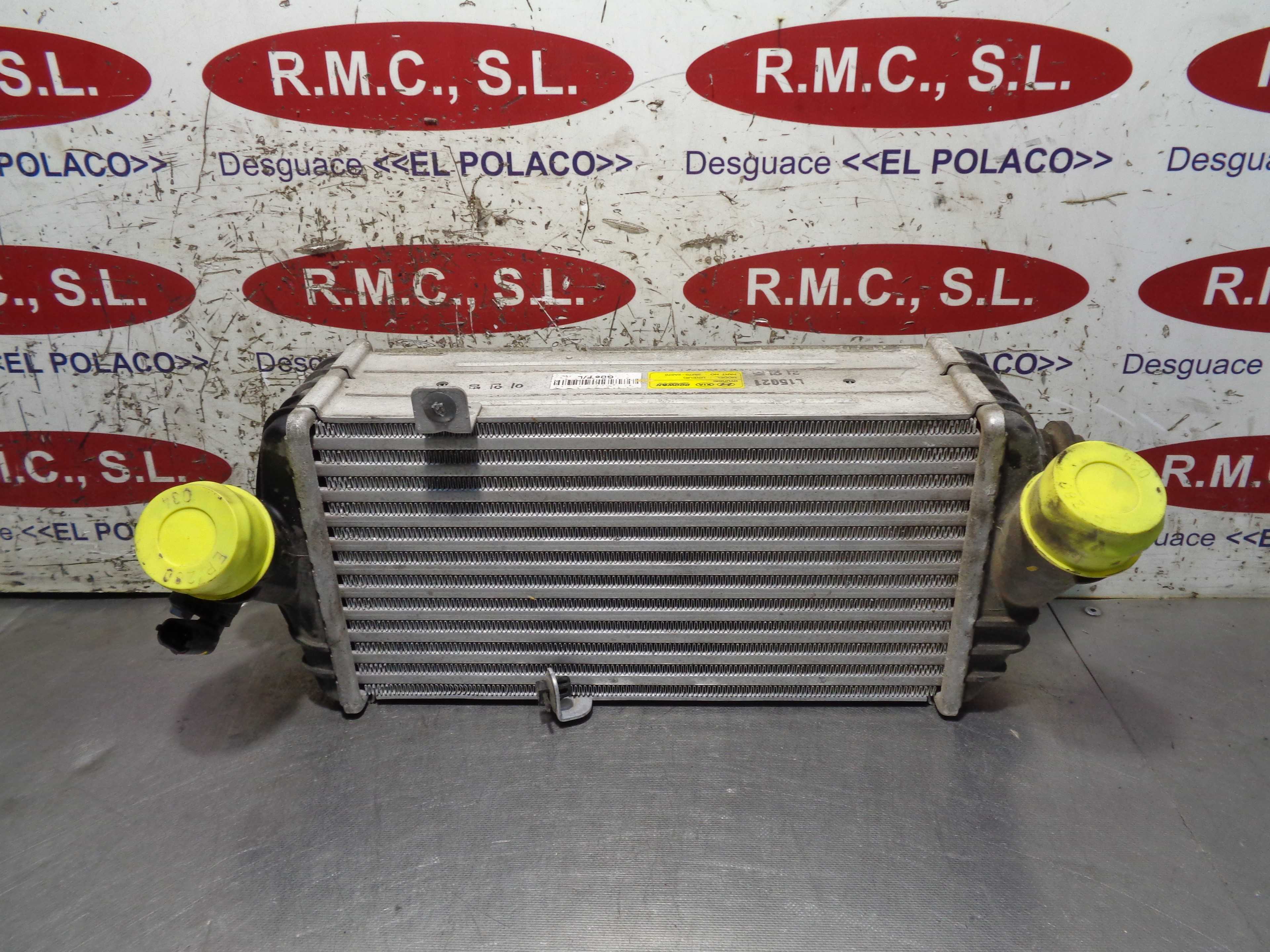 Recambio de intercooler para hyundai i30 (gd) style referencia OEM IAM 282702A570  