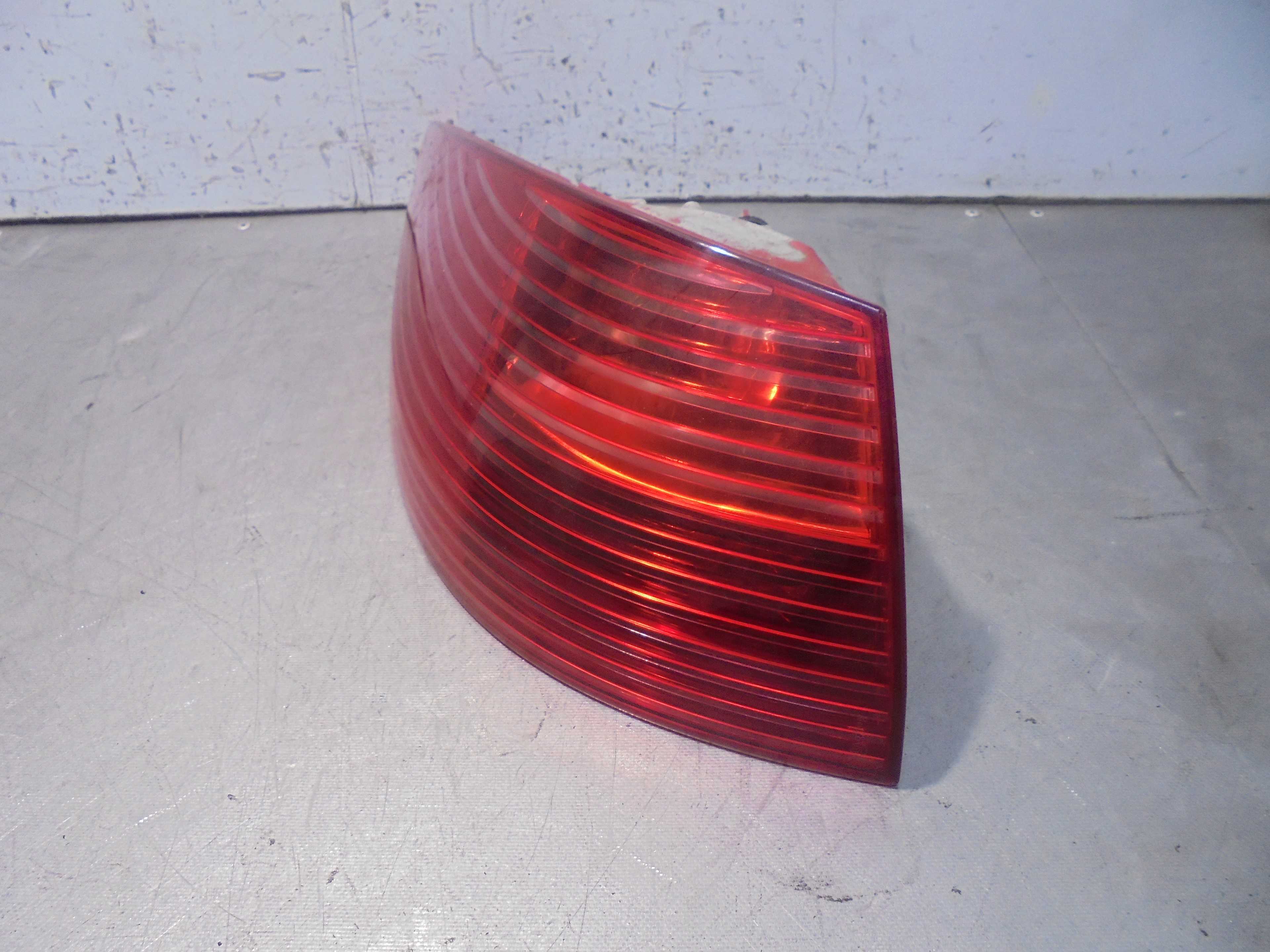 Recambio de piloto trasero izquierdo para peugeot 607 (s2) básico referencia OEM IAM 96295392  