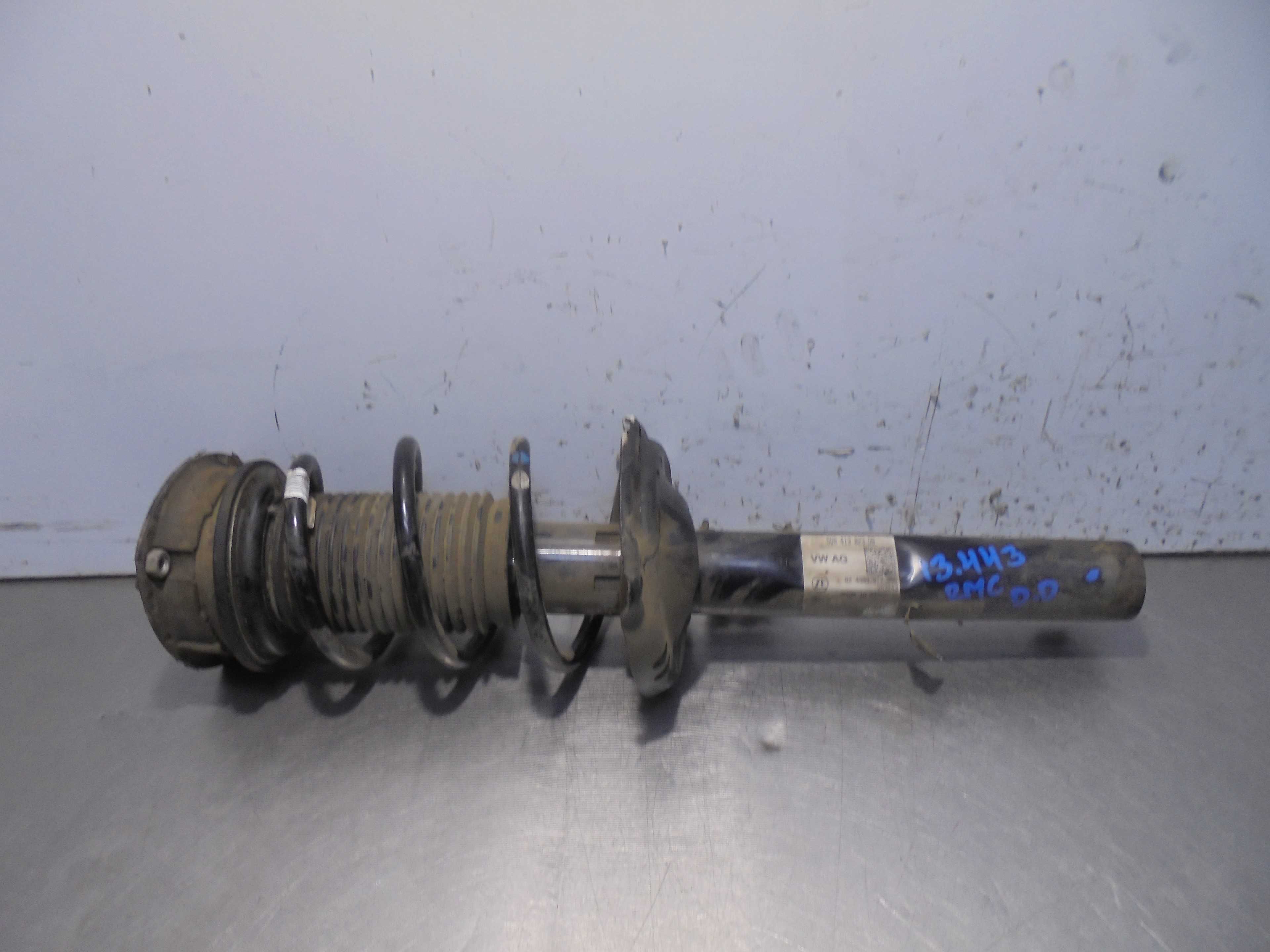 Recambio de amortiguador delantero derecho para audi a3 sportback (8vf) 30 tdi design referencia OEM IAM 5Q0413023  