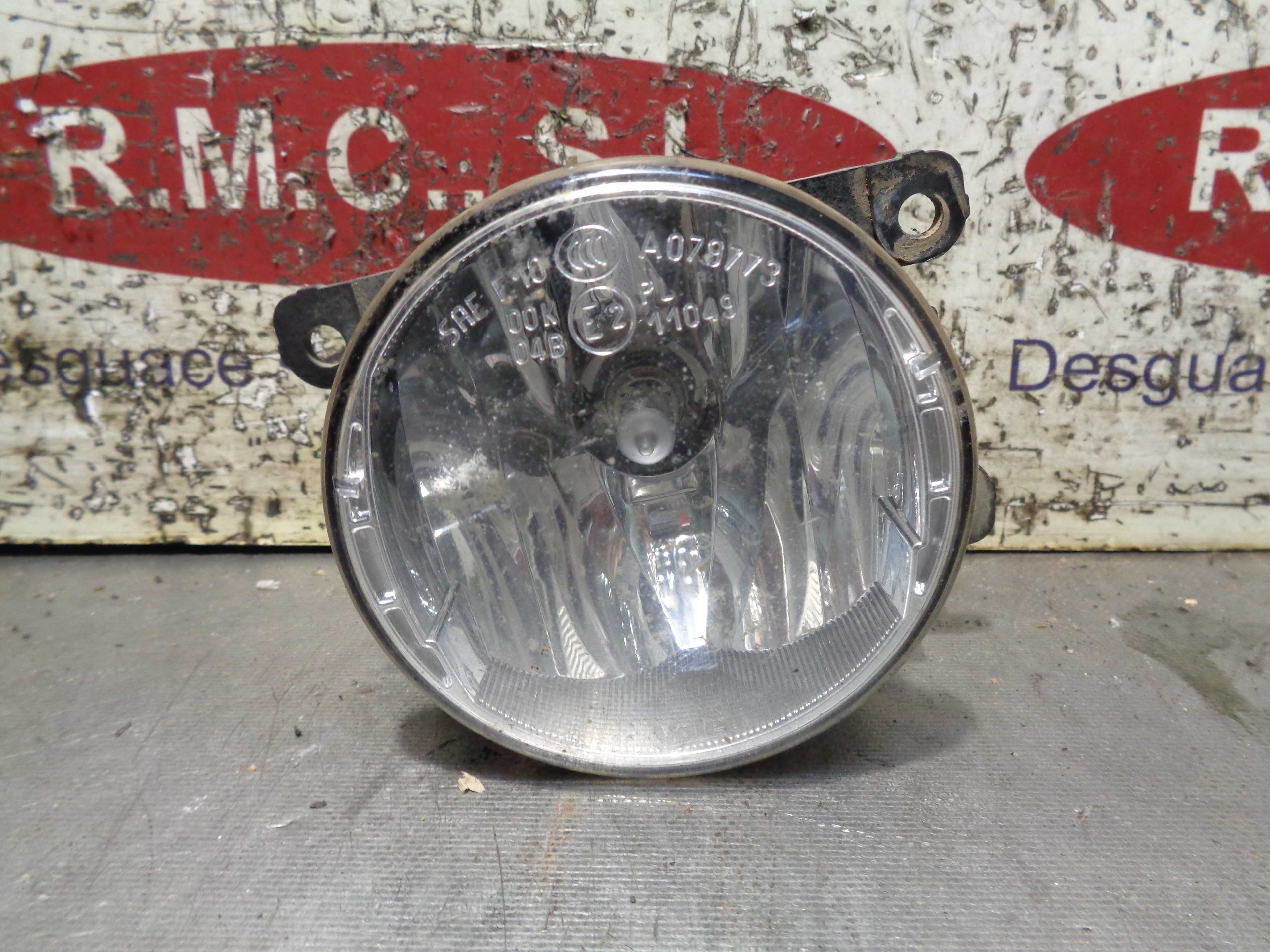 Recambio de faro antiniebla izquierdo para dacia duster 1.5 dci diesel fap cat referencia OEM IAM 89208691  