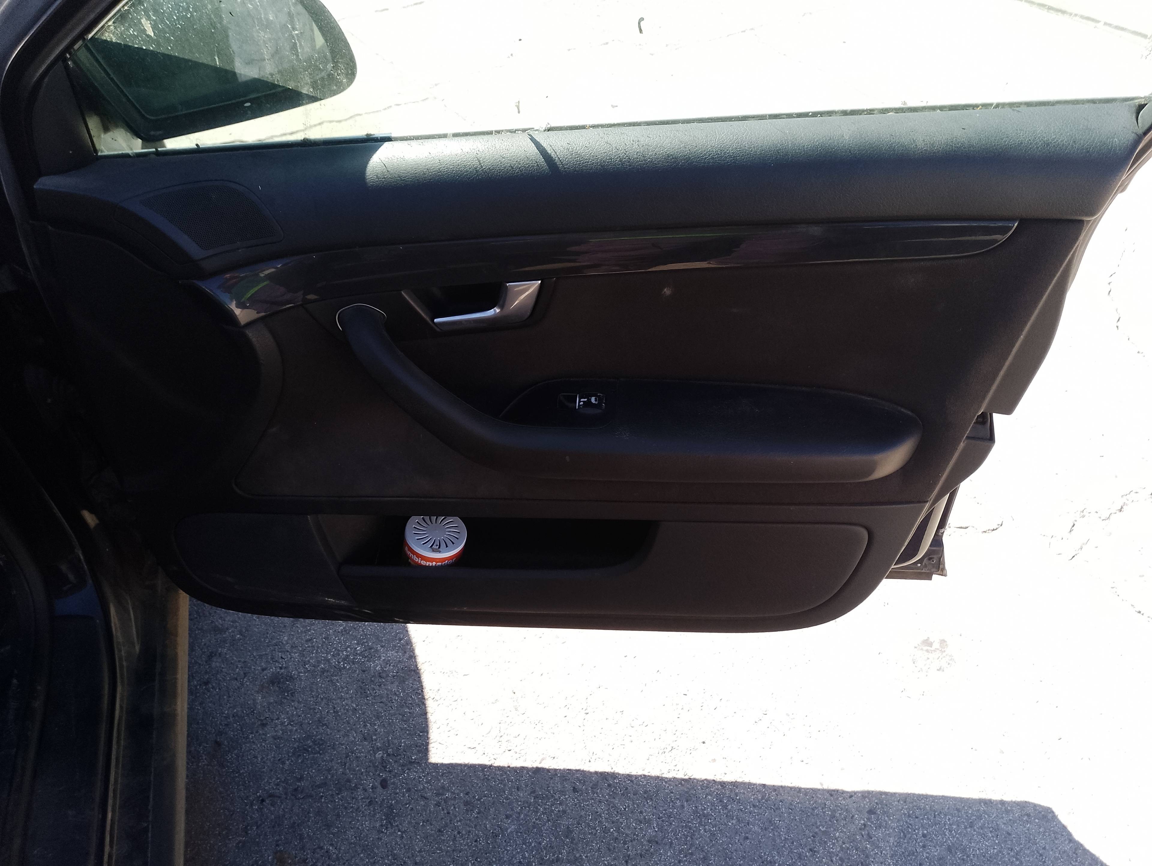 Recambio de guarnecido puerta delantera derecha para audi a4 berlina (8e) 2.0 referencia OEM IAM   