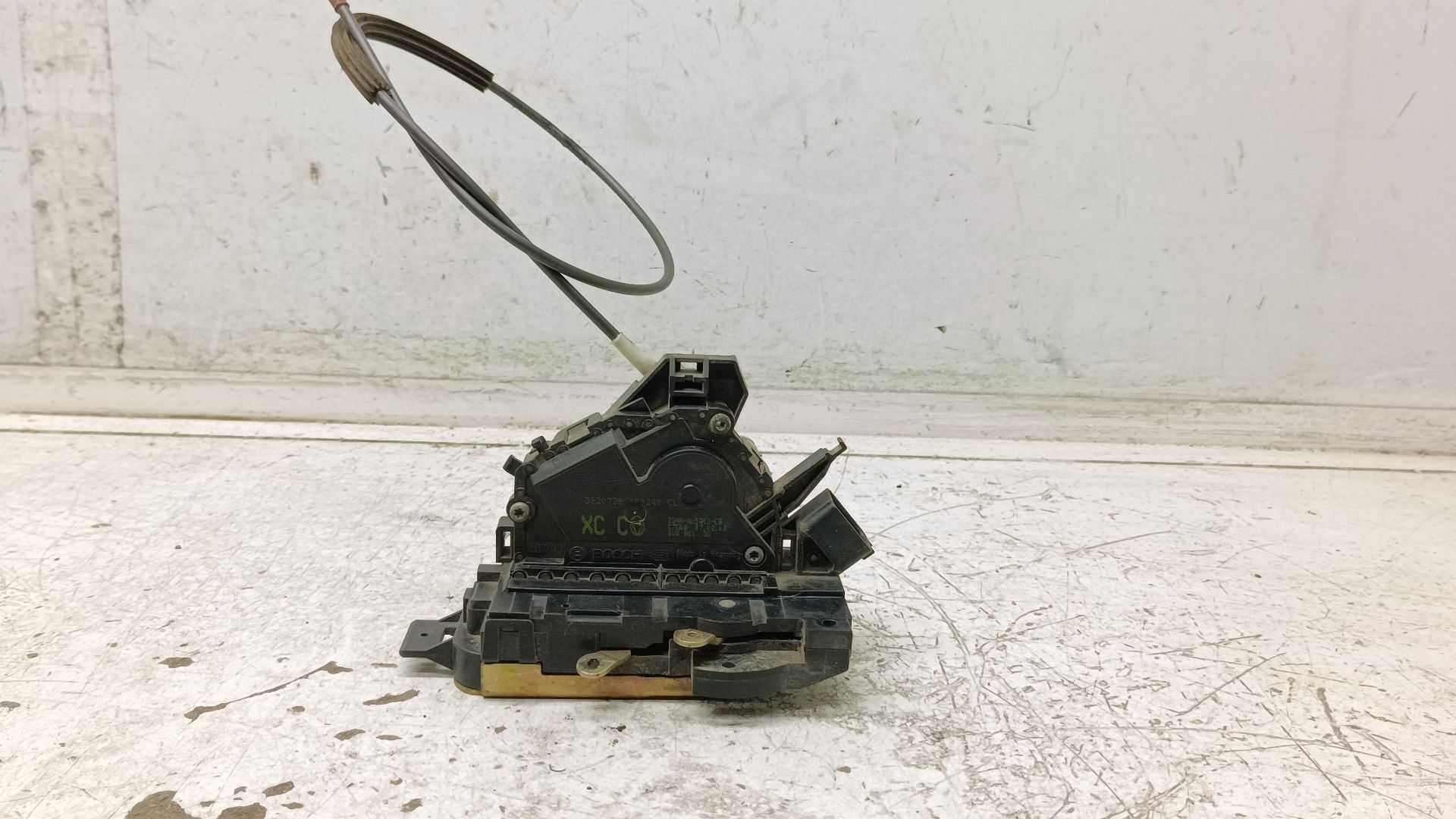 Recambio de cerradura puerta delantera derecha para ford focus i (daw, dbw) 1.8 tdci referencia OEM IAM 2S4AA21812CB  