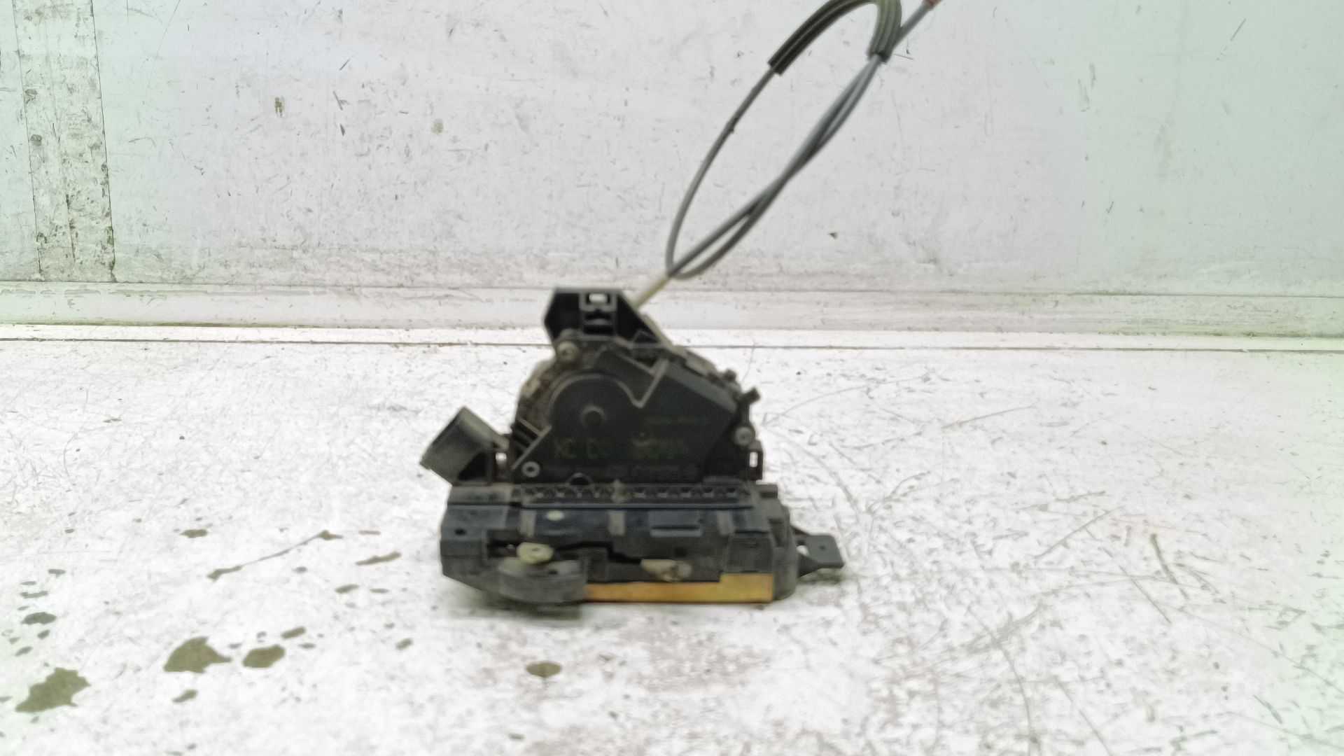 Recambio de cerradura puerta delantera izquierda para ford focus i (daw, dbw) 1.8 tdci referencia OEM IAM 2S1AA21813CB  
