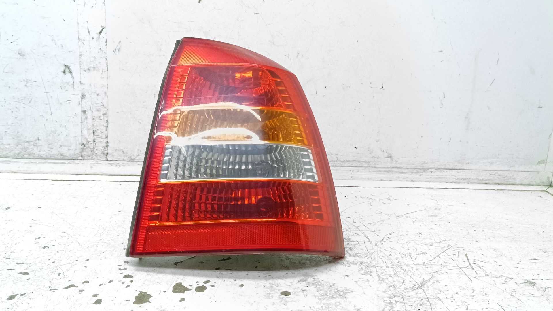 Recambio de piloto trasero derecho para opel astra g sedán (t98) 1.6 (f69) referencia OEM IAM 9117404 93241043 