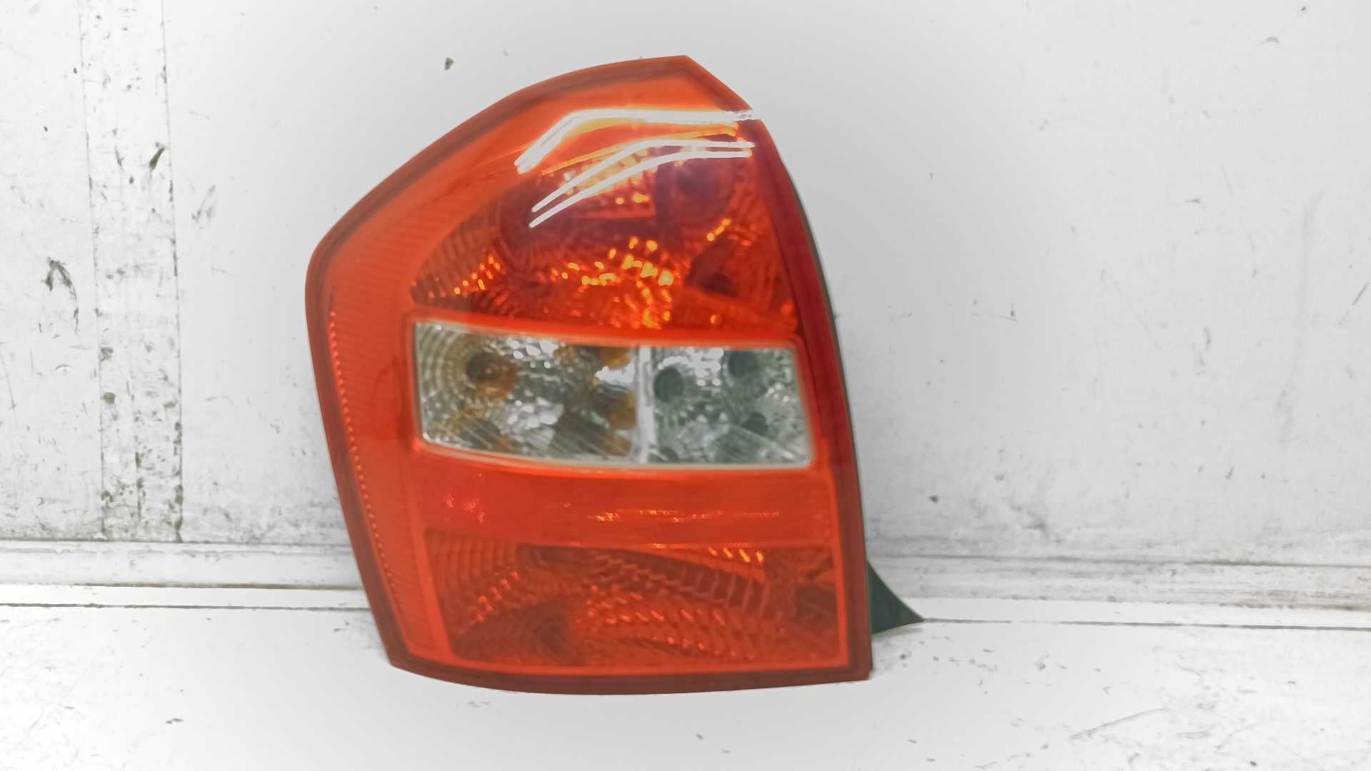Recambio de piloto trasero izquierdo para kia cerato 2.0 ex crdi berlina (4-ptas.) referencia OEM IAM   