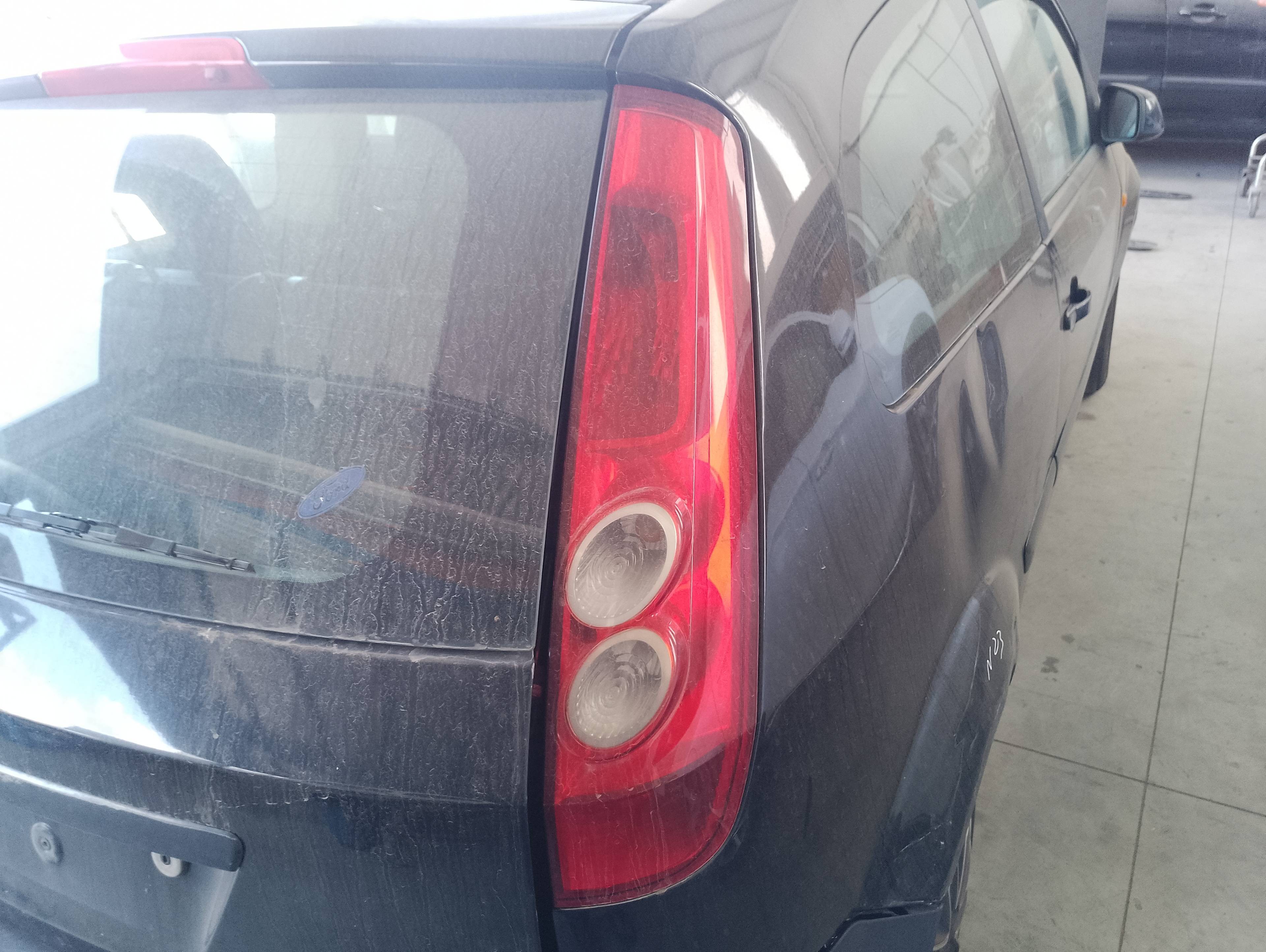 Recambio de piloto trasero derecho para ford fiesta (cbk) ambiente referencia OEM IAM   