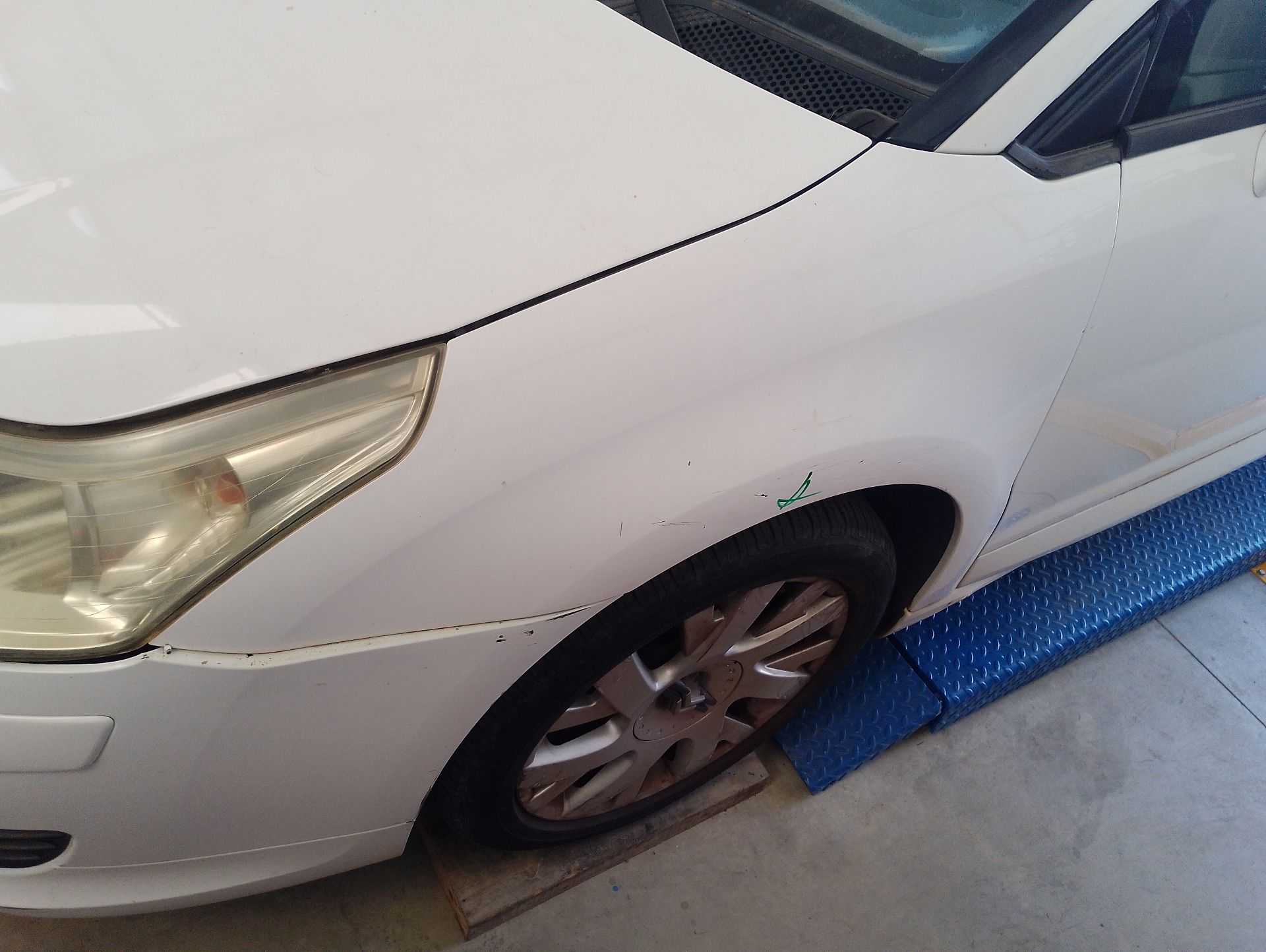 Recambio de aleta delantera izquierda para citroën c4 coupé (la_) 1.6 16v referencia OEM IAM 7840Q3  