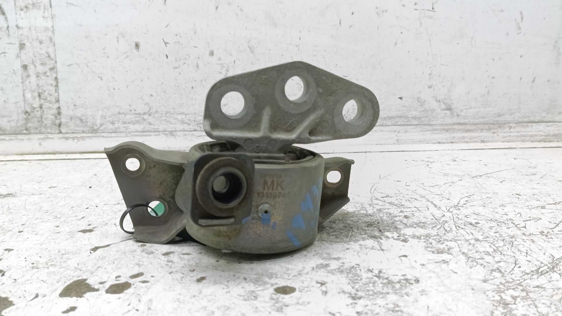Recambio de soporte motor derecho para opel corsa d ´´111 years´´ referencia OEM IAM   