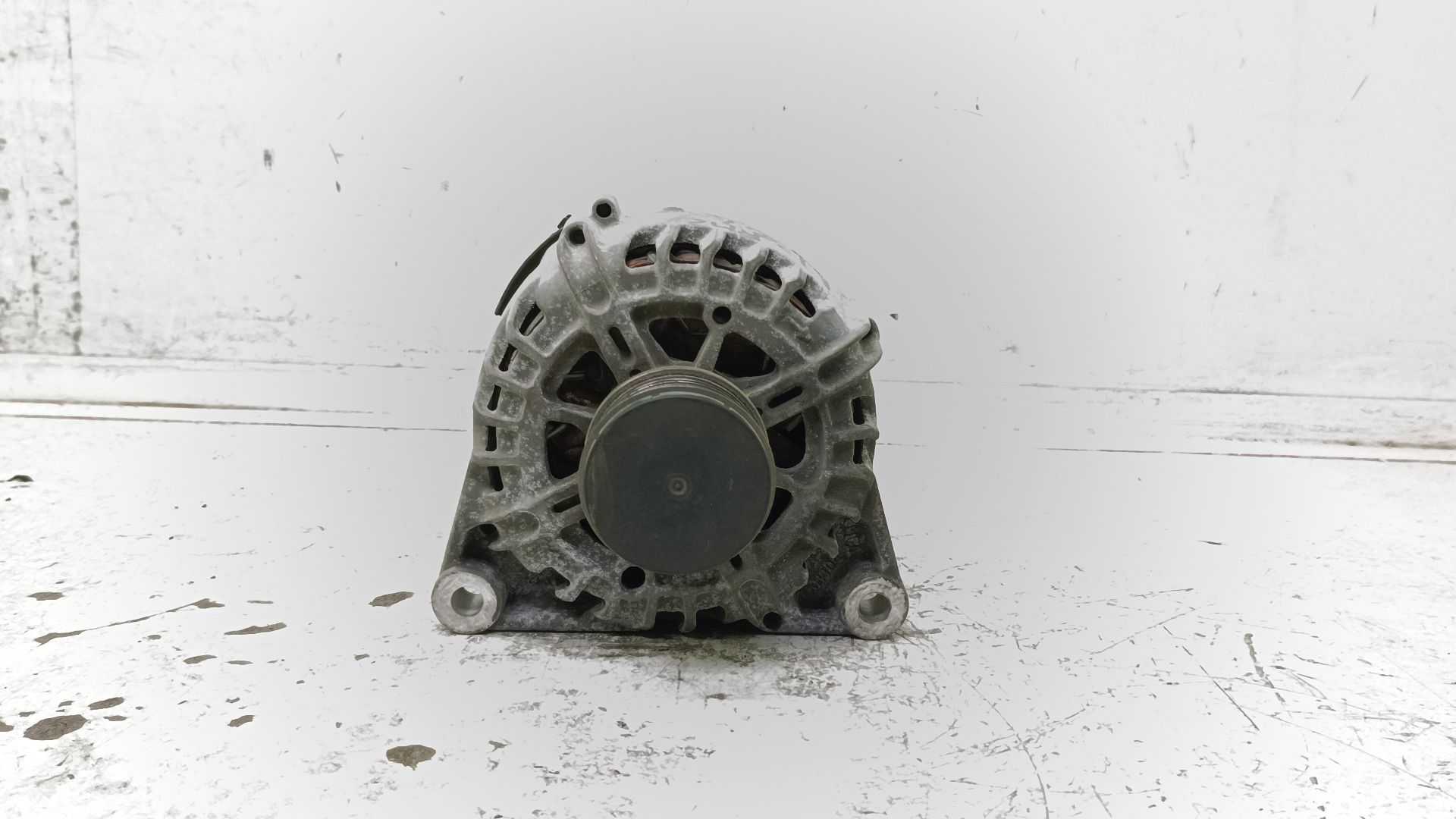 Recambio de alternador para citroën c4 cactus feel referencia OEM IAM 9818677980 2713135A 