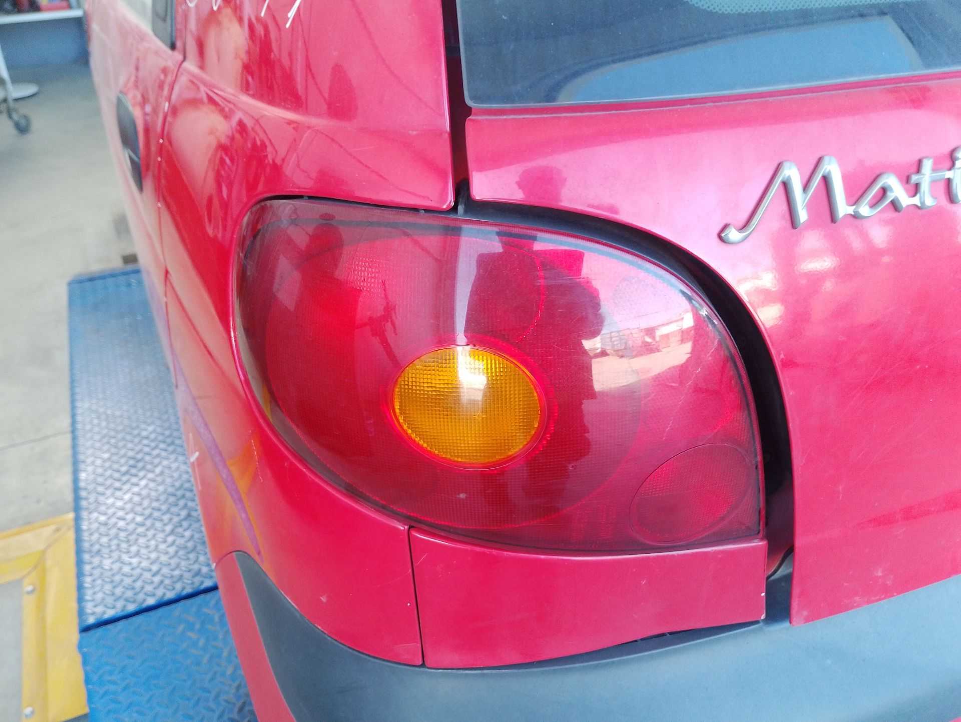Recambio de piloto trasero izquierdo para chevrolet spark (m150) 0.8 referencia OEM IAM 42577163  