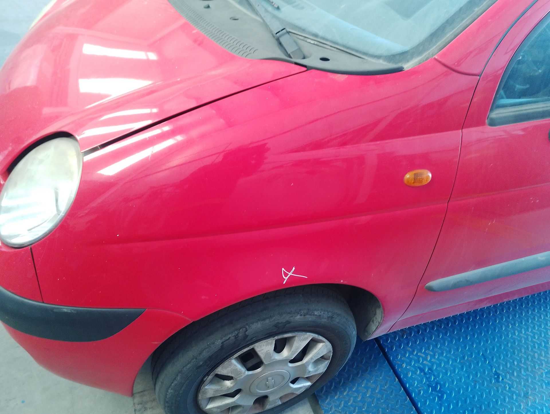 Recambio de aleta delantera izquierda para chevrolet spark (m150) 0.8 referencia OEM IAM 95364000  