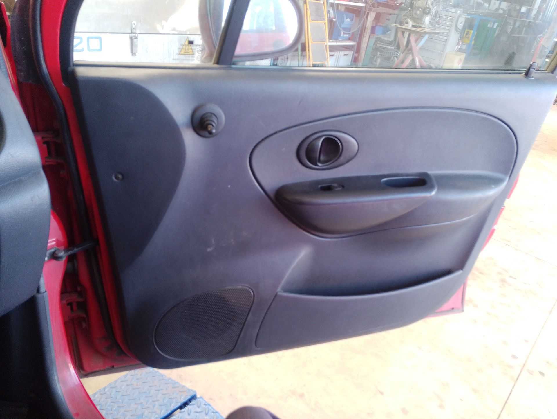 Recambio de guarnecido puerta delantera derecha para chevrolet spark (m150) 0.8 referencia OEM IAM   