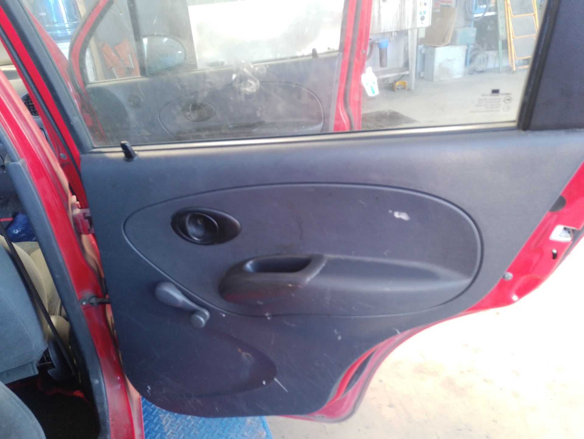 Recambio de guarnecido puerta trasera derecha para chevrolet spark (m150) 0.8 referencia OEM IAM   