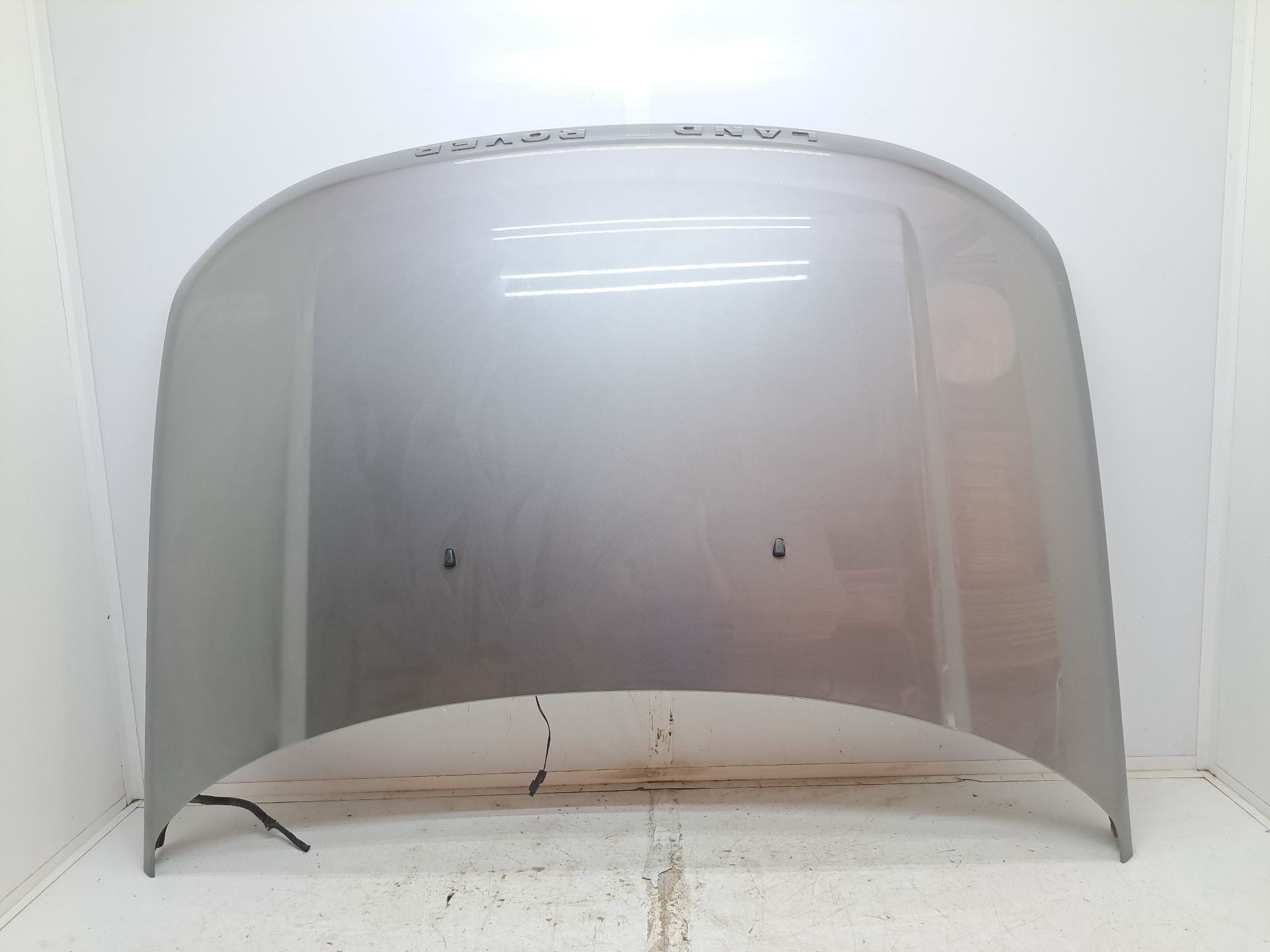 Recambio de capo para land rover discovery v6 td edition 60 yrs referencia OEM IAM   
