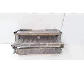 Recambio de deflector de radiador para land rover discovery v6 td edition 60 yrs referencia OEM IAM dxj500082p dxj500092d 