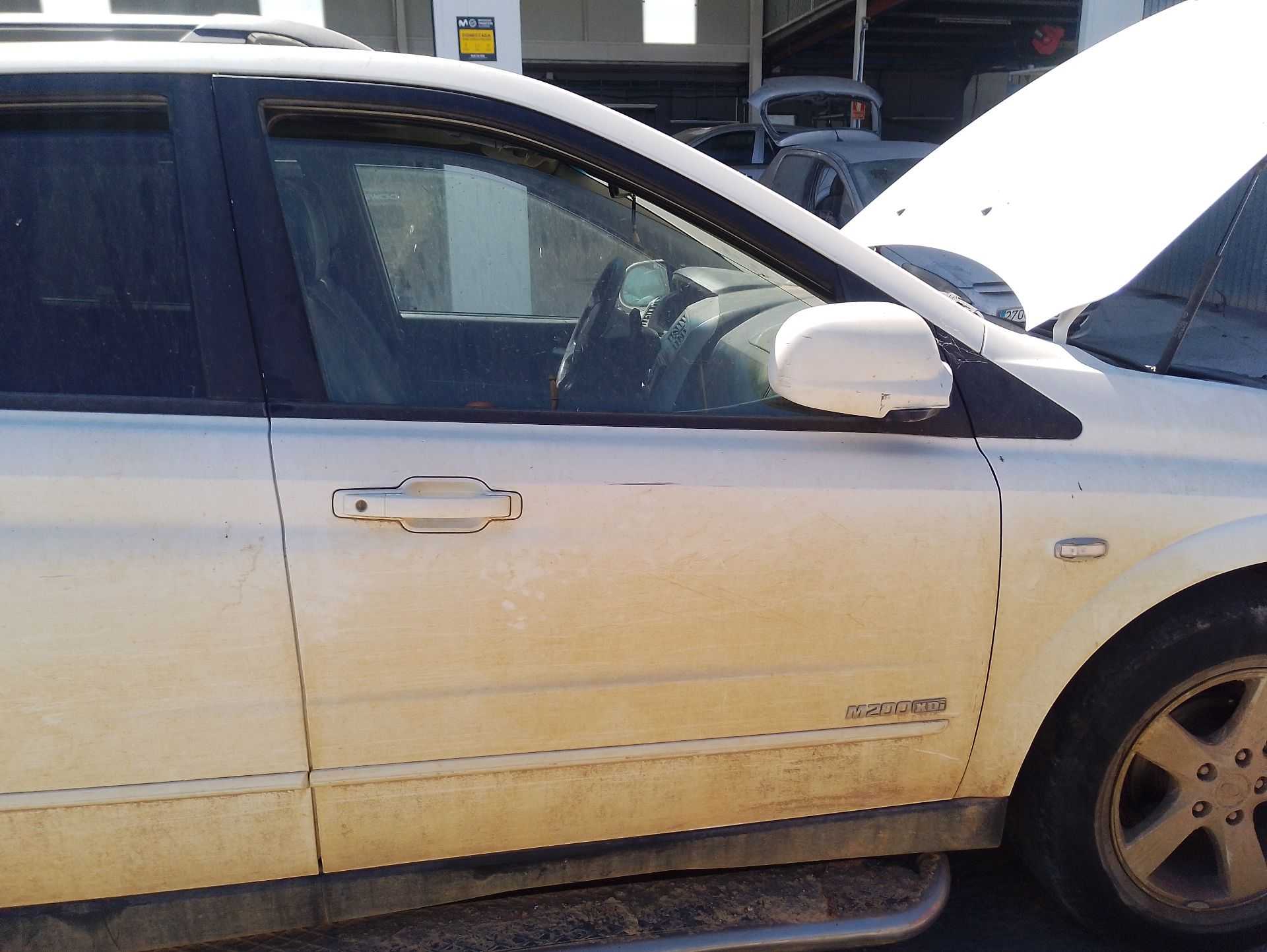 Recambio de puerta delantera derecha para ssangyong kyron 2.0 xdi referencia OEM IAM 6202109106  