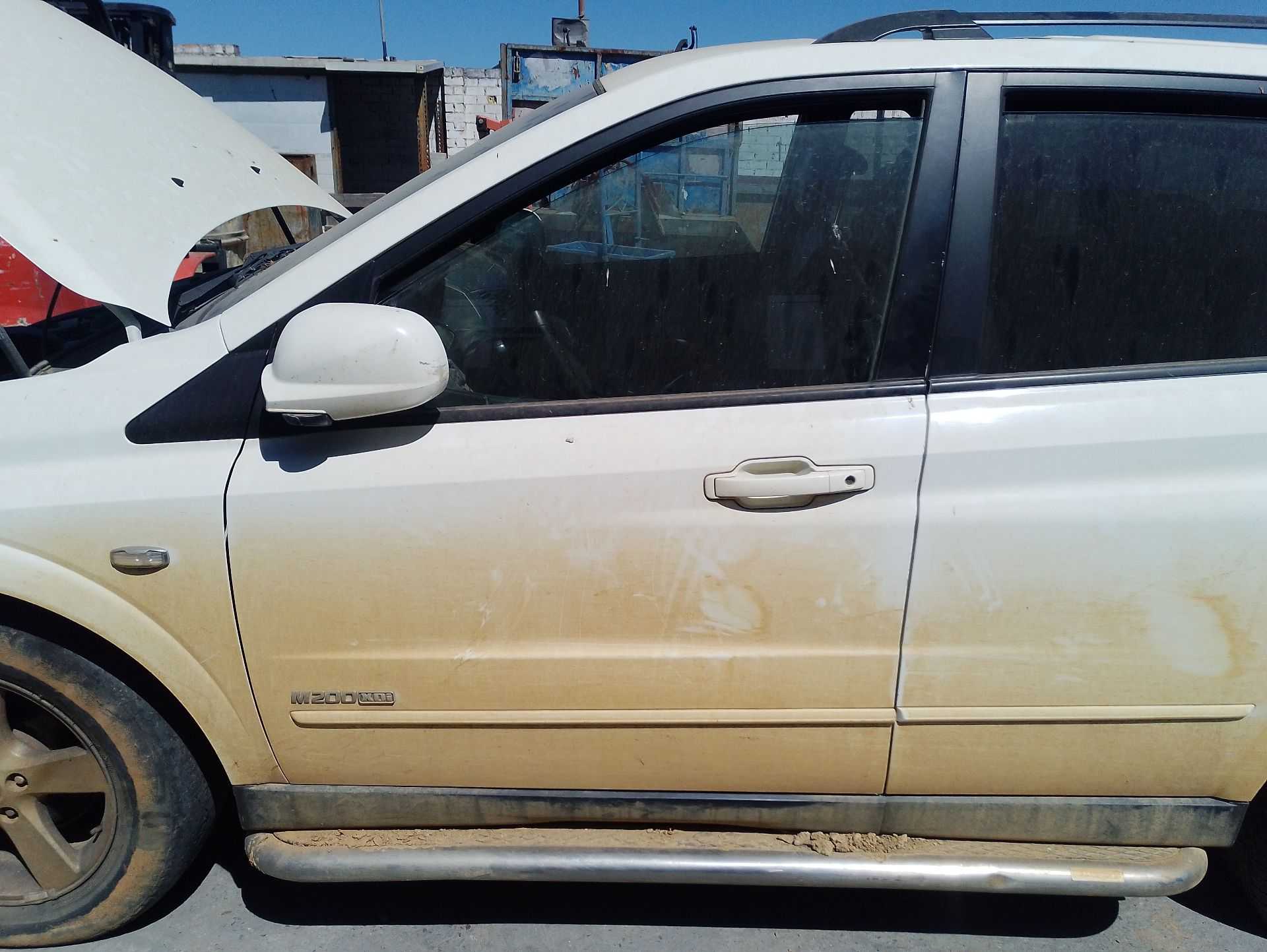 Recambio de puerta delantera izquierda para ssangyong kyron 2.0 xdi referencia OEM IAM 6201109106  