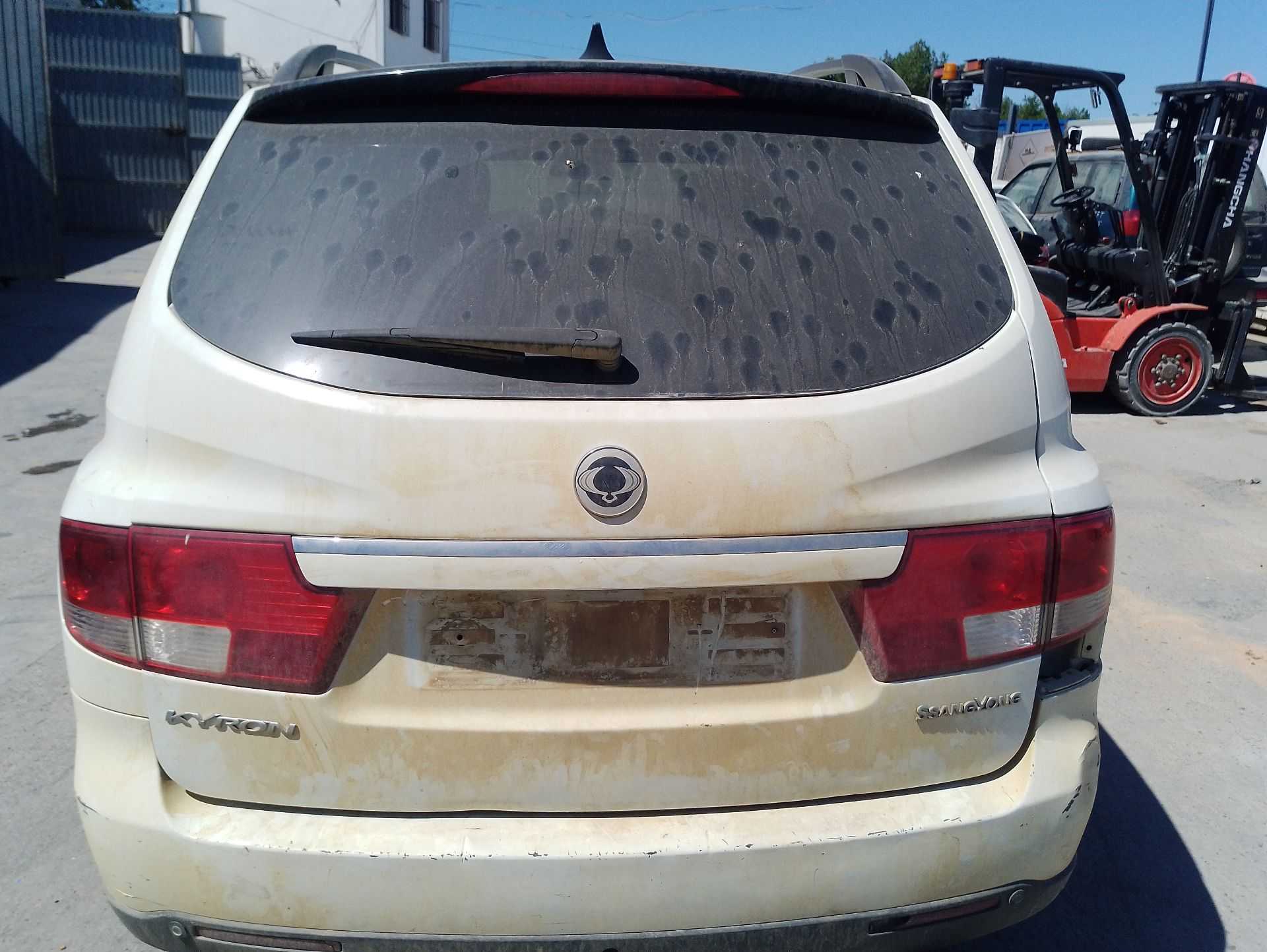 Recambio de porton trasero para ssangyong kyron 2.0 xdi referencia OEM IAM 6401109100  