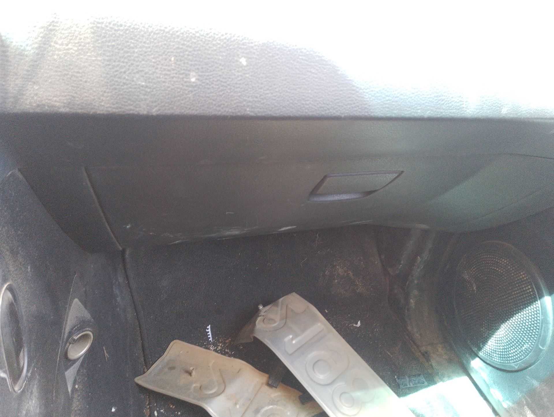 Recambio de guantera para ssangyong kyron 2.0 xdi referencia OEM IAM 7672009002LAM  