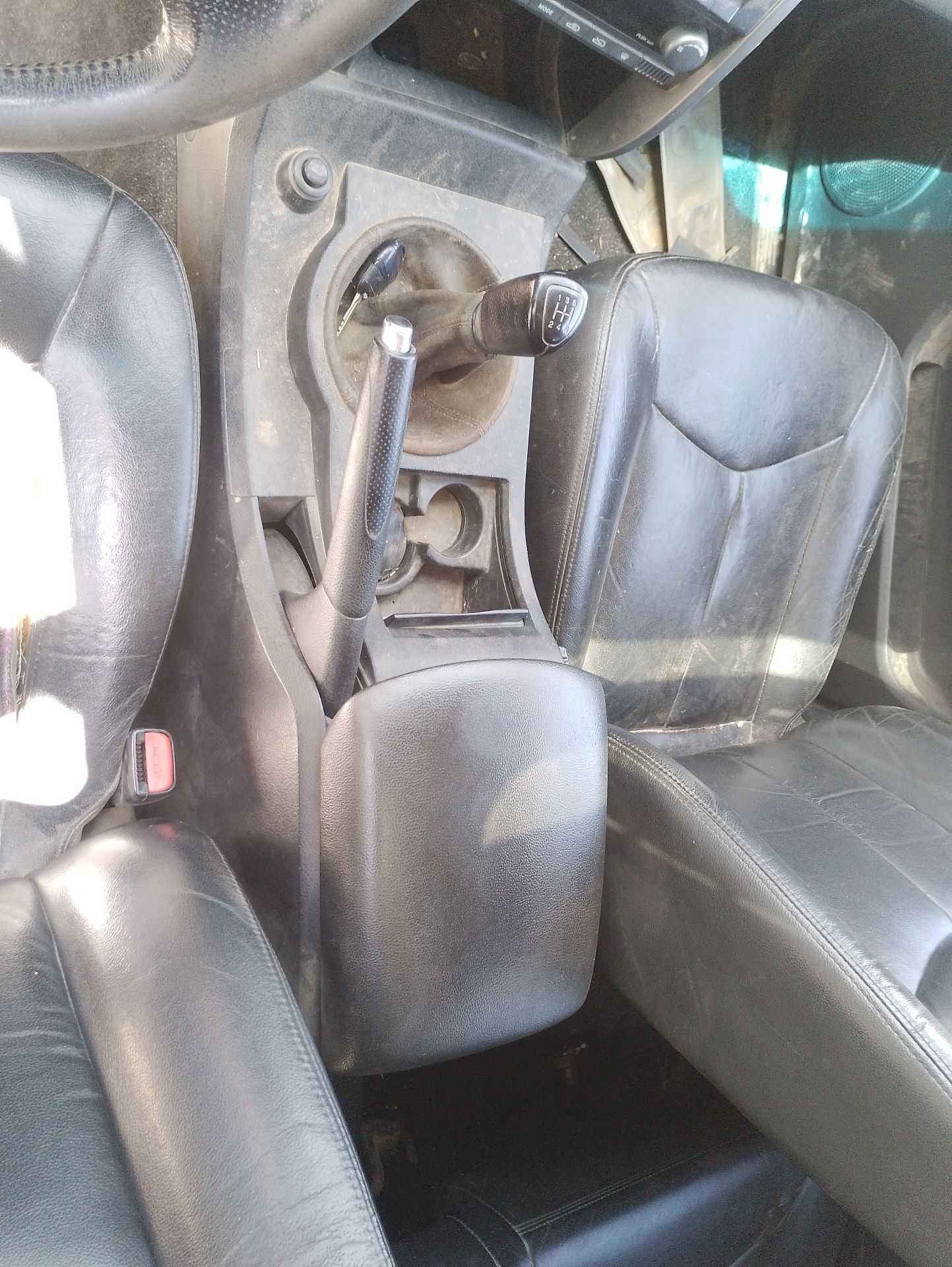 Recambio de apoyabrazos central para ssangyong kyron 2.0 xdi referencia OEM IAM   