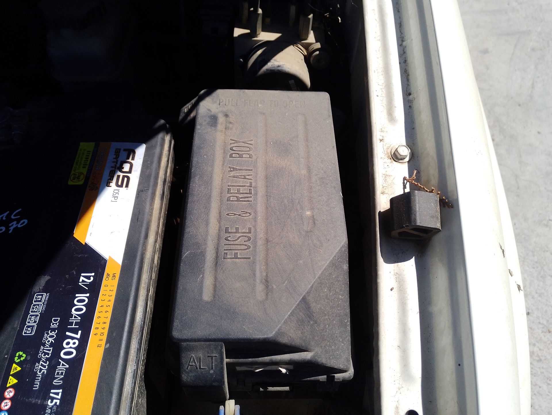 Recambio de caja reles / fusibles para ssangyong kyron 2.0 xdi referencia OEM IAM   