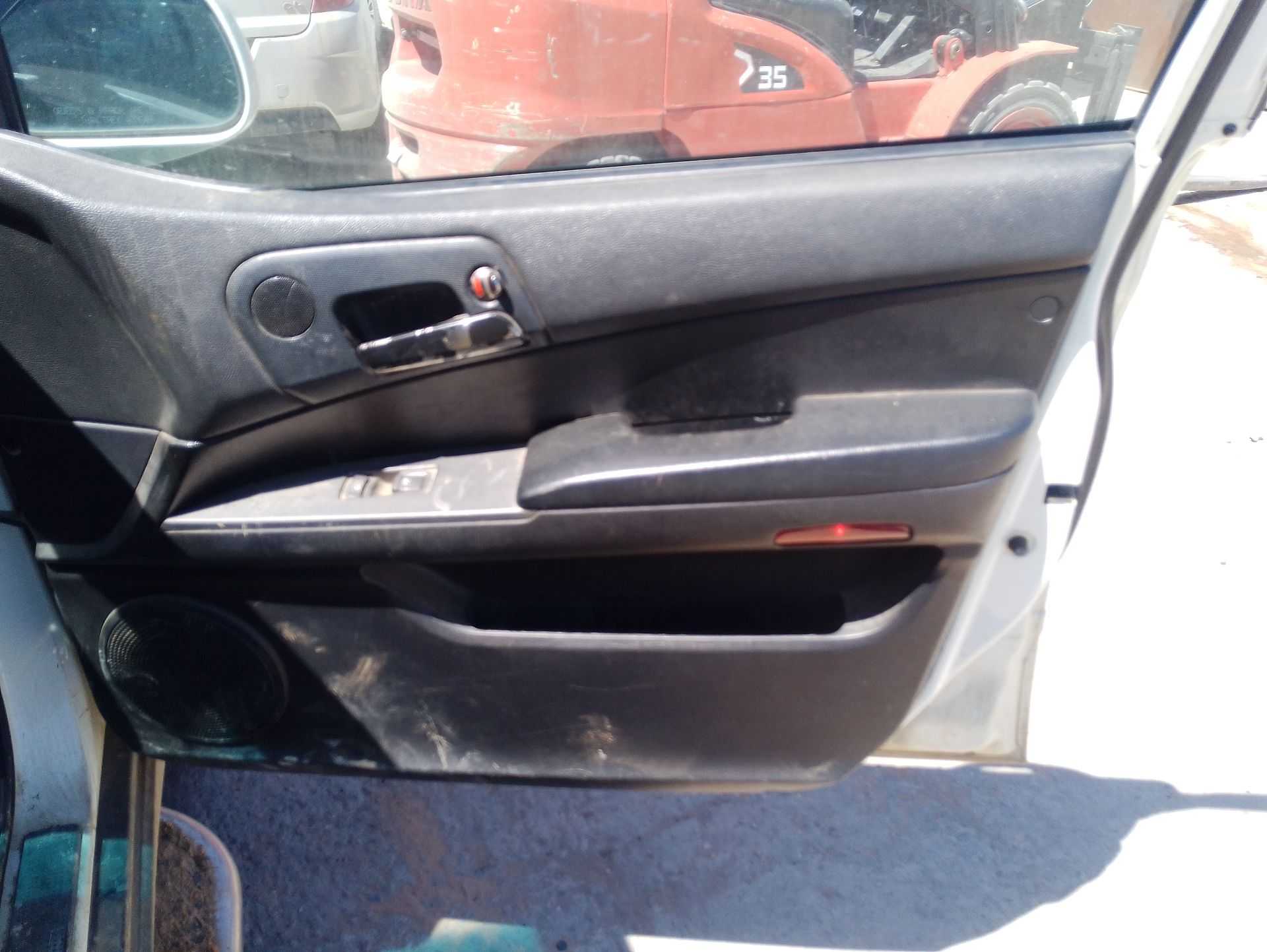 Recambio de guarnecido puerta delantera derecha para ssangyong kyron 2.0 xdi referencia OEM IAM   
