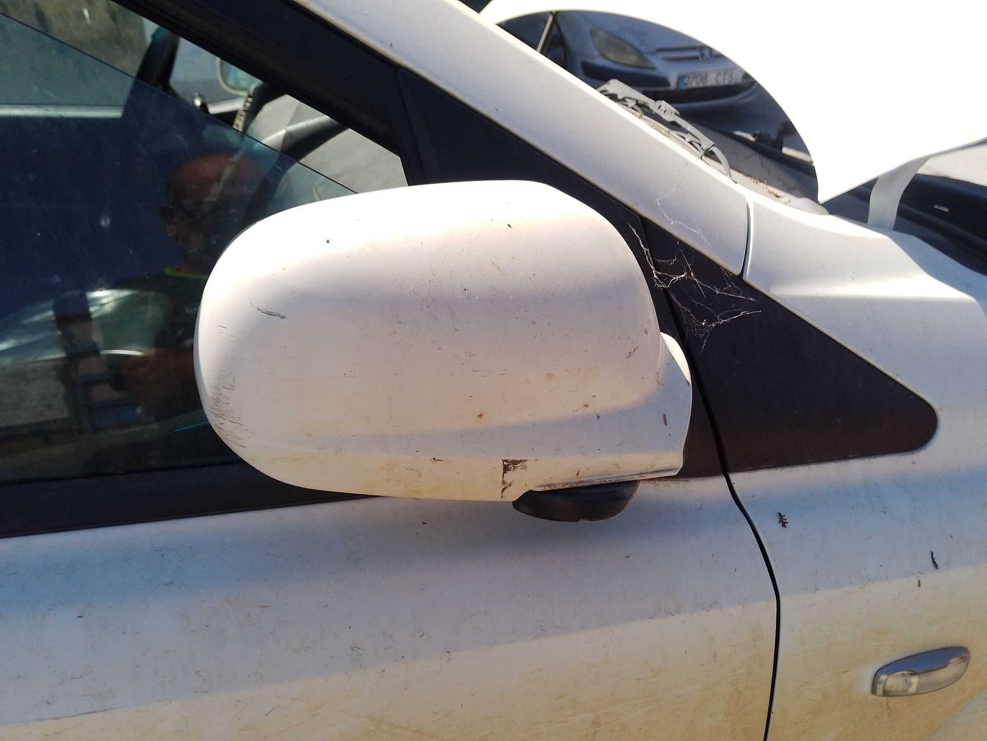 Recambio de retrovisor derecho para ssangyong kyron 2.0 xdi referencia OEM IAM 7892009121LAK  
