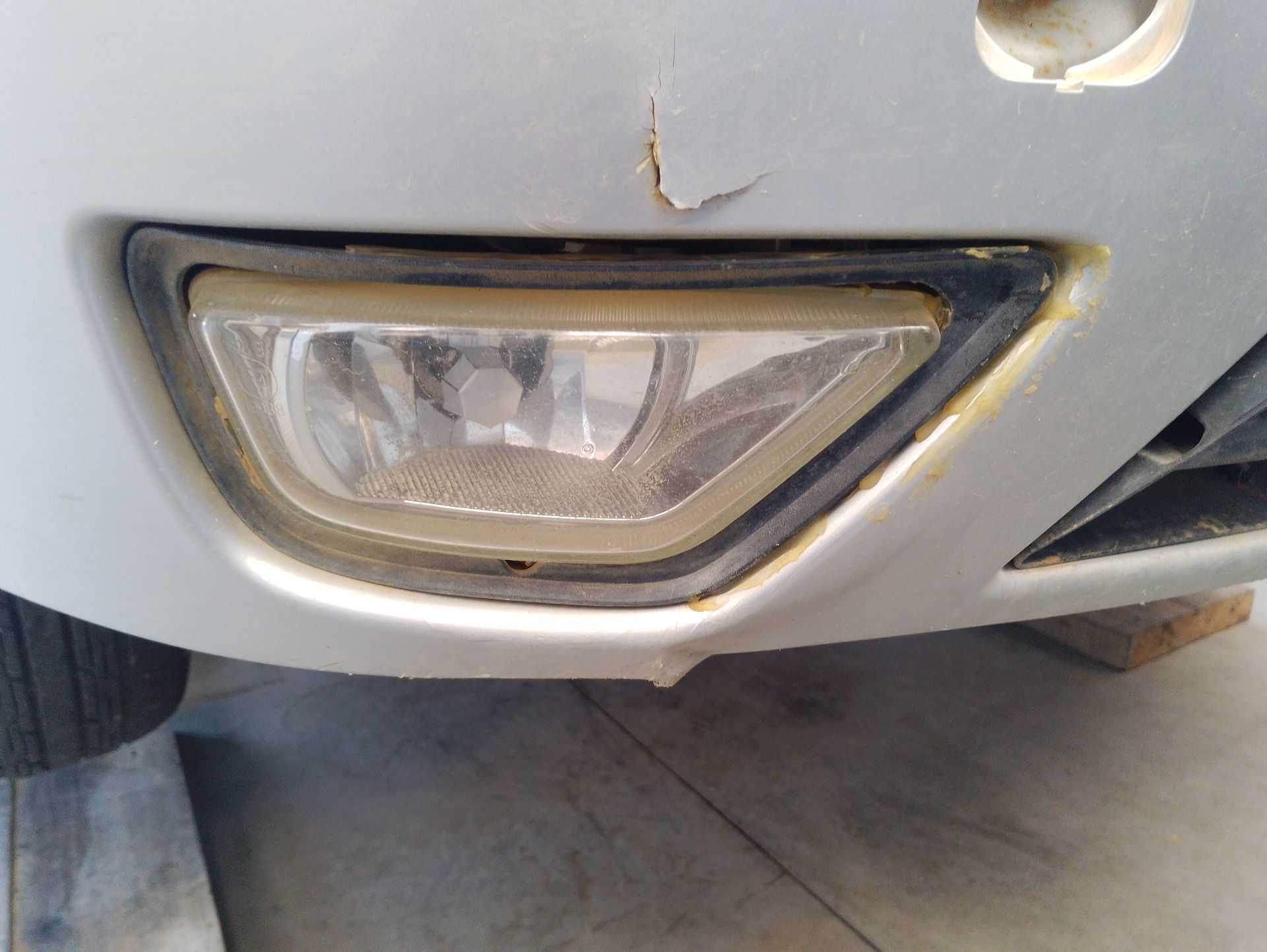 Recambio de faro antiniebla derecho para ford focus i sedán (dfw) 1.6 16v referencia OEM IAM 1346659  