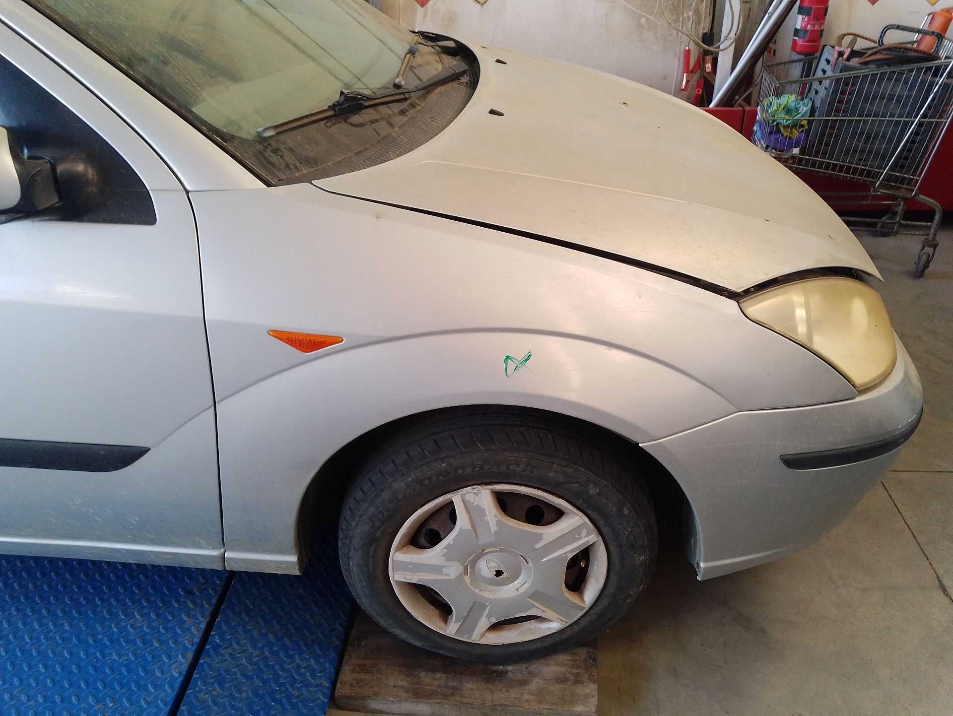 Recambio de aleta delantera derecha para ford focus i sedán (dfw) 1.6 16v referencia OEM IAM 1350731  