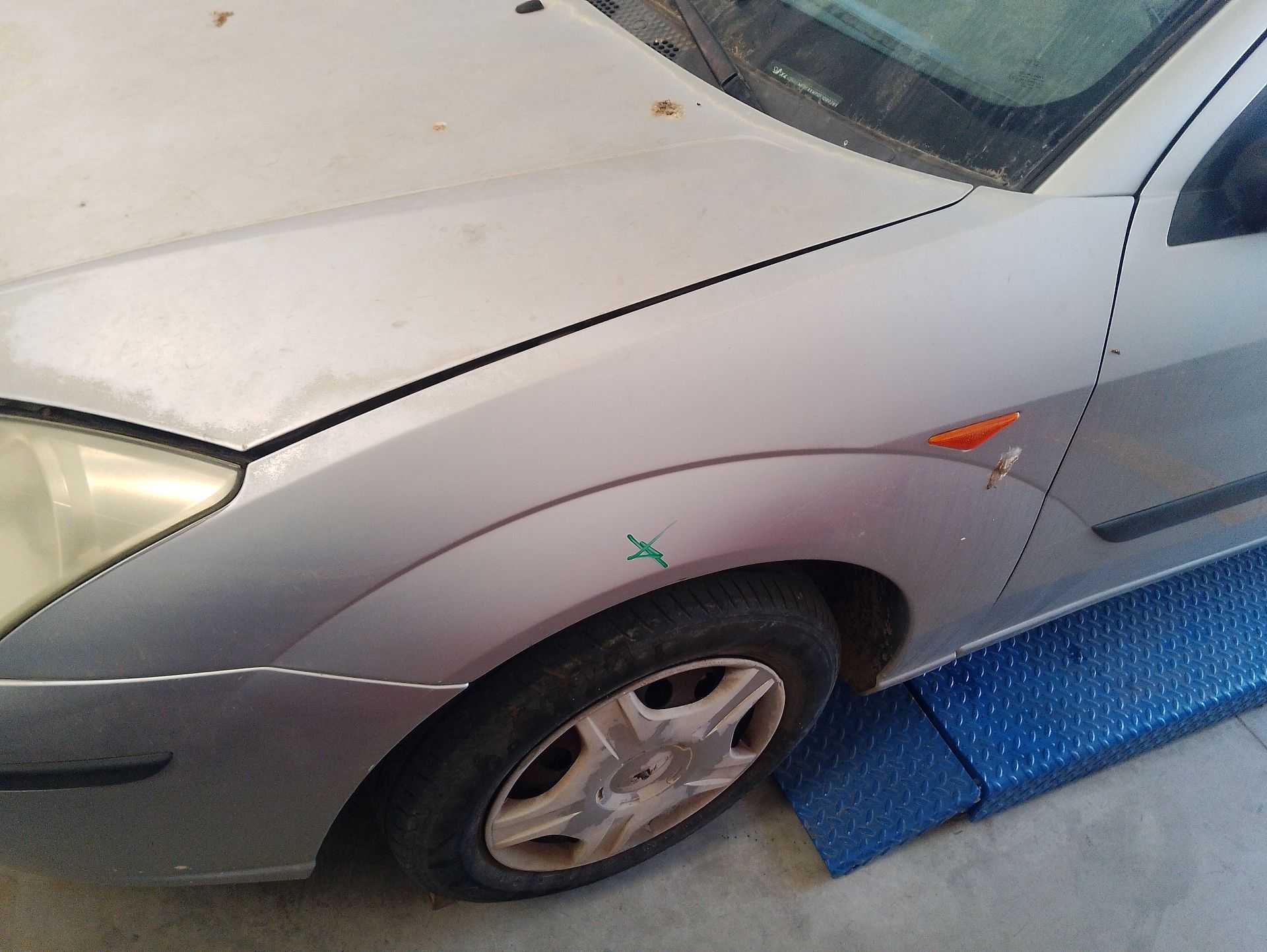 Recambio de aleta delantera izquierda para ford focus i sedán (dfw) 1.6 16v referencia OEM IAM 1350732  