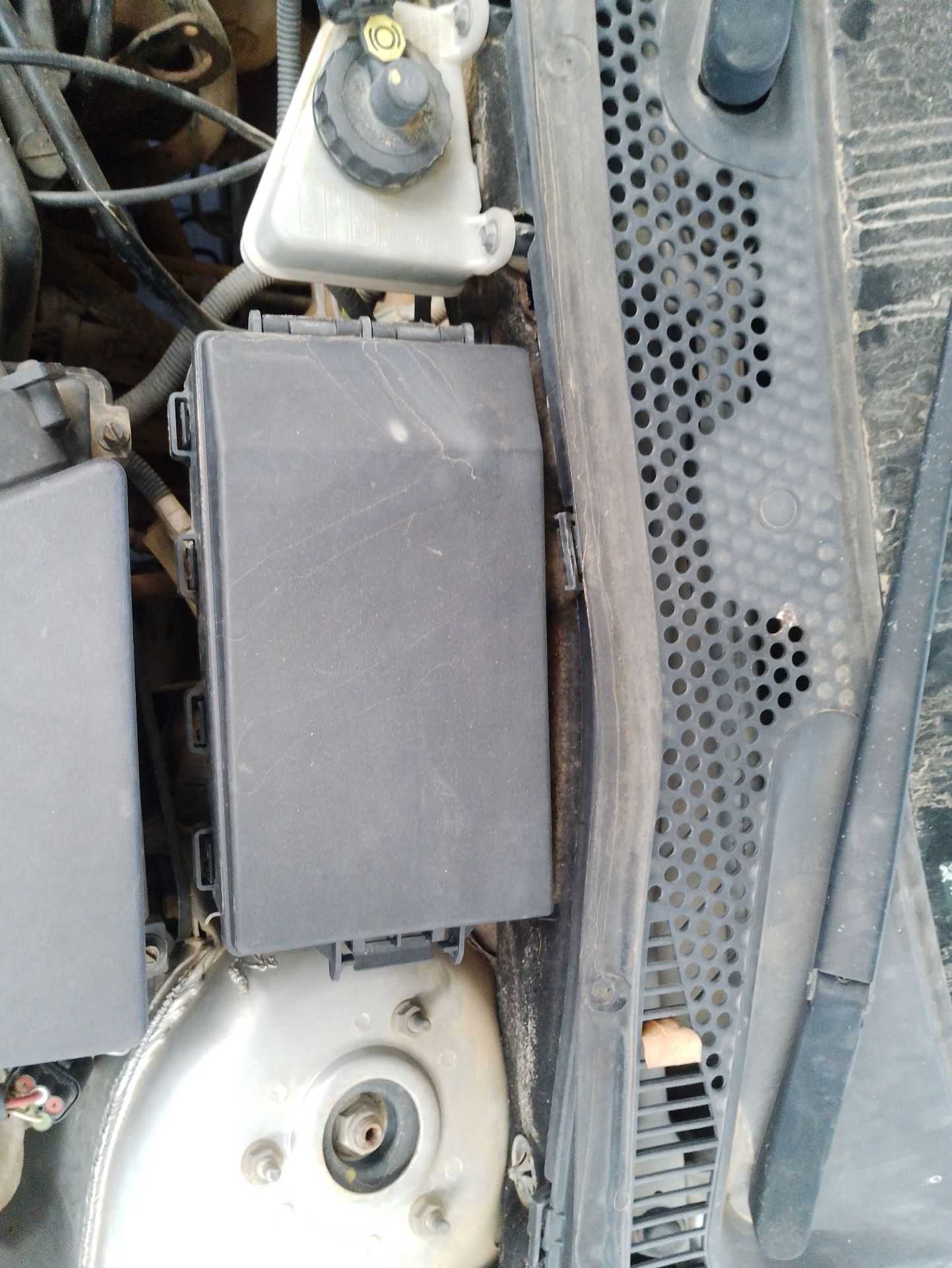 Recambio de caja reles / fusibles para ford focus i sedán (dfw) 1.6 16v referencia OEM IAM 1126245  