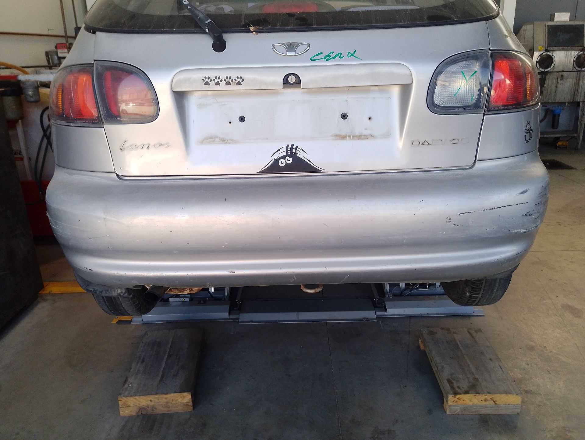 Recambio de paragolpes trasero para daewoo lanos (klat) 1.3 referencia OEM IAM 96232615 / 96226180  