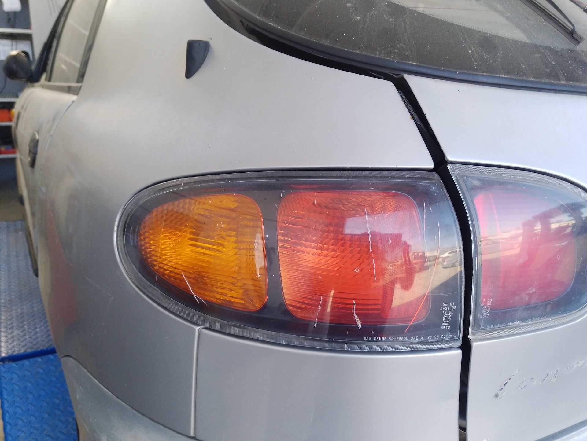 Recambio de piloto trasero izquierdo para daewoo lanos (klat) 1.3 referencia OEM IAM 96304618  