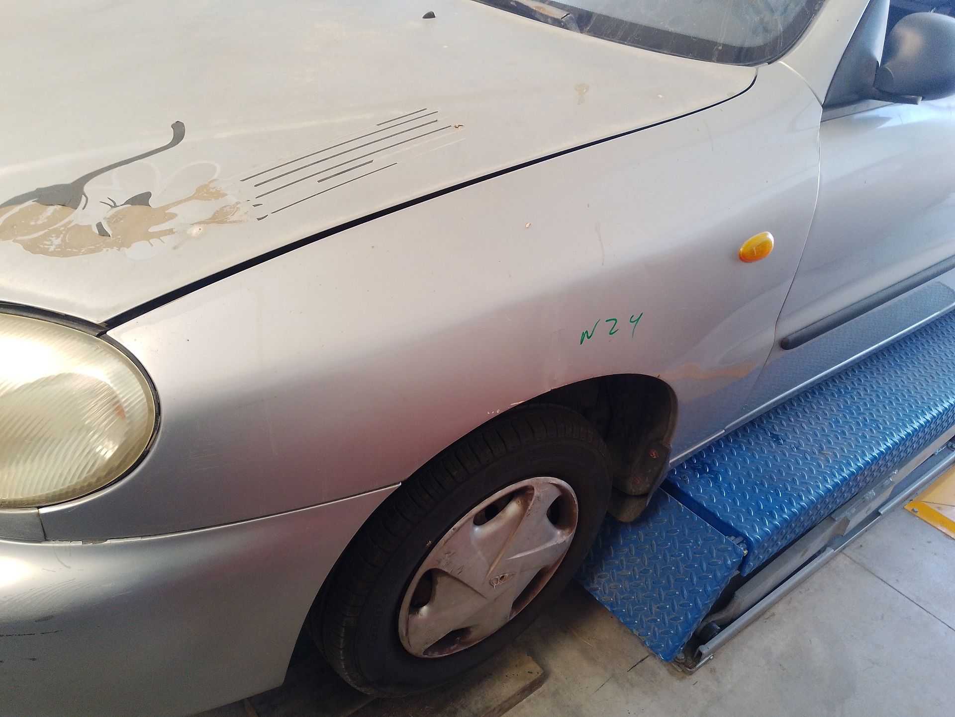 Recambio de aleta delantera izquierda para daewoo lanos (klat) 1.3 referencia OEM IAM   