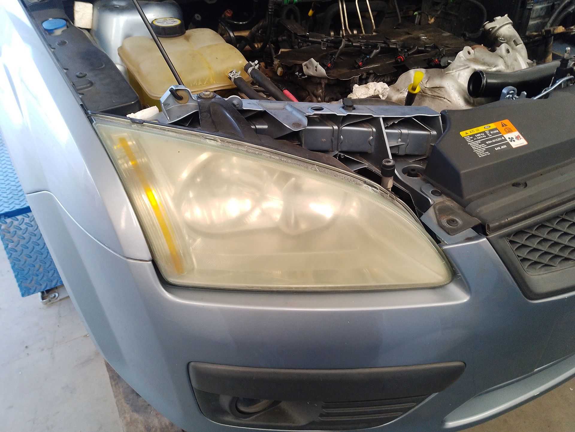 Recambio de faro derecho para ford focus ii descapotable 2.0 tdci referencia OEM IAM 1480979  