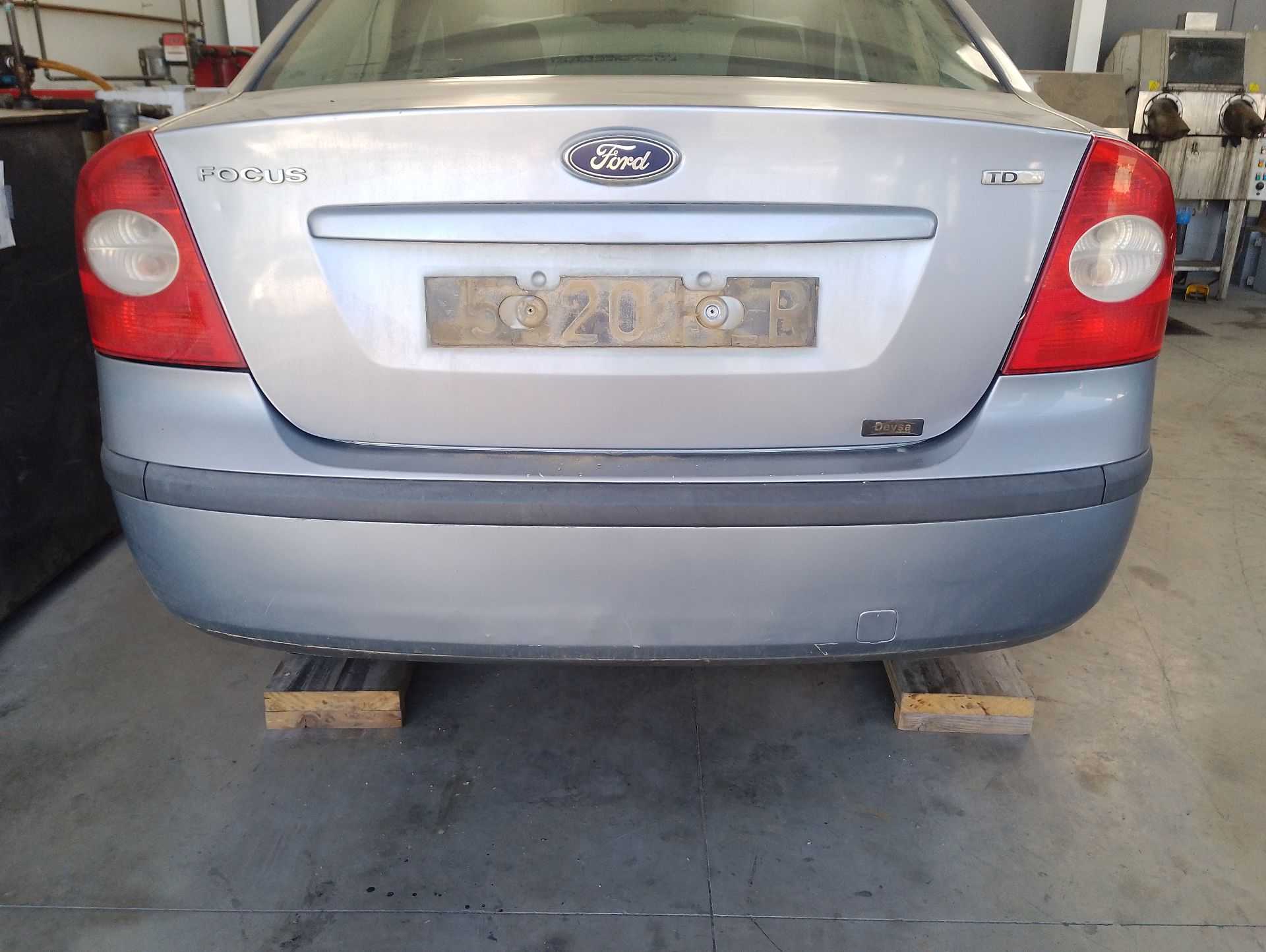 Recambio de paragolpes trasero para ford focus ii descapotable 2.0 tdci referencia OEM IAM 1336747  