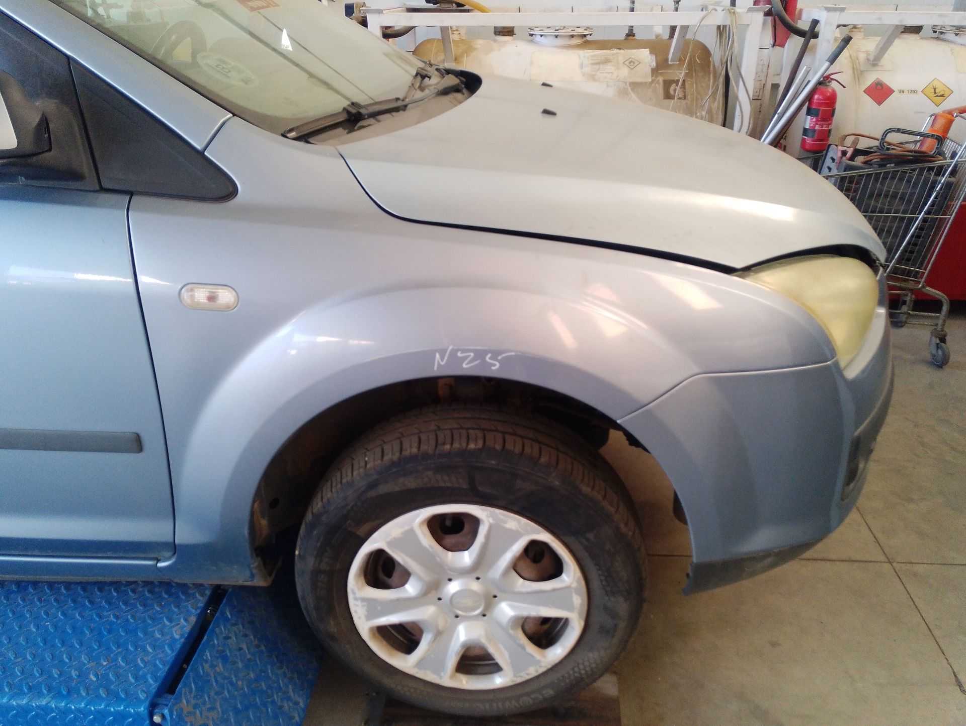 Recambio de aleta delantera derecha para ford focus ii descapotable 2.0 tdci referencia OEM IAM 1376483  
