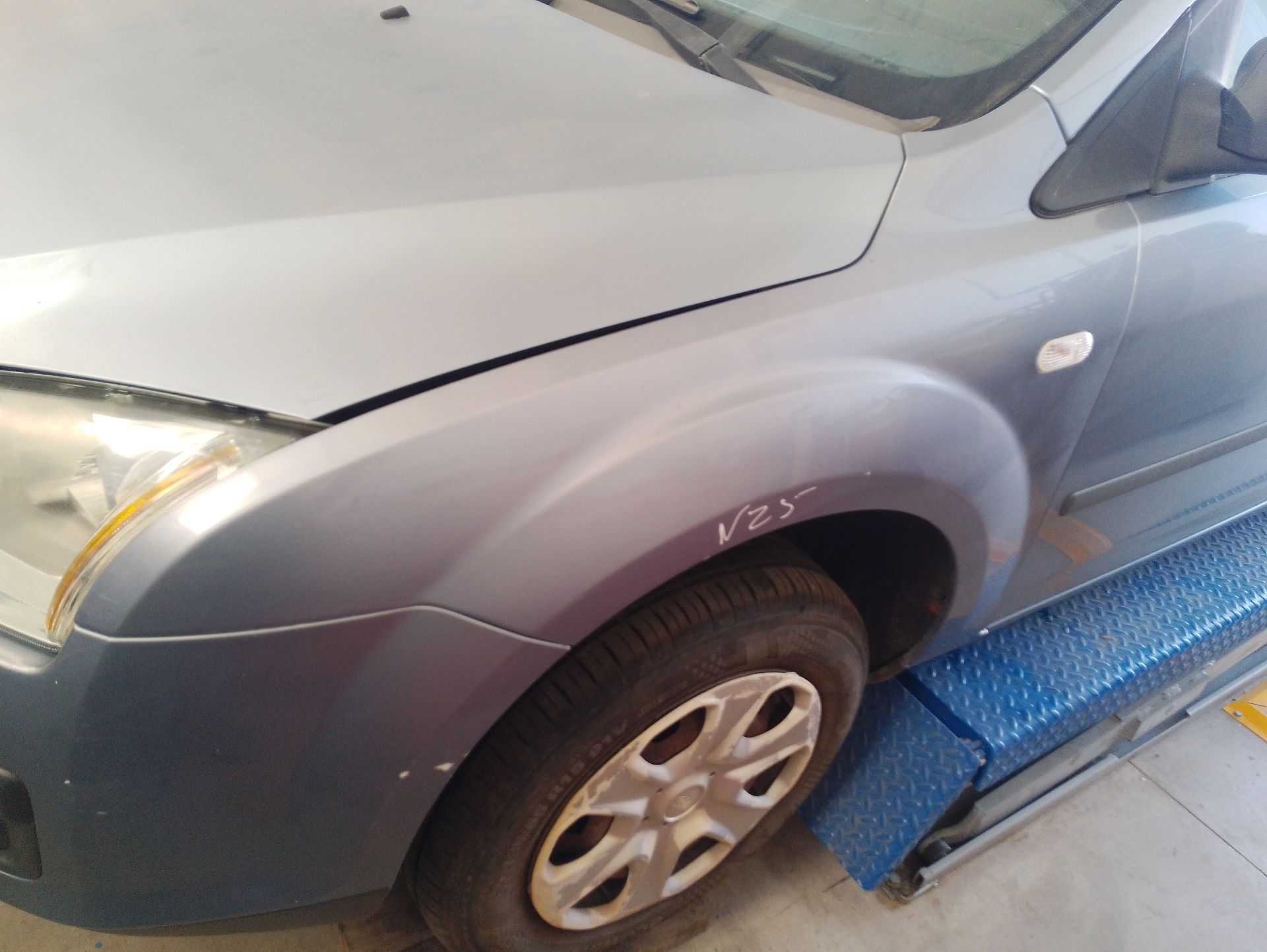 Recambio de aleta delantera izquierda para ford focus ii descapotable 2.0 tdci referencia OEM IAM 1376484  