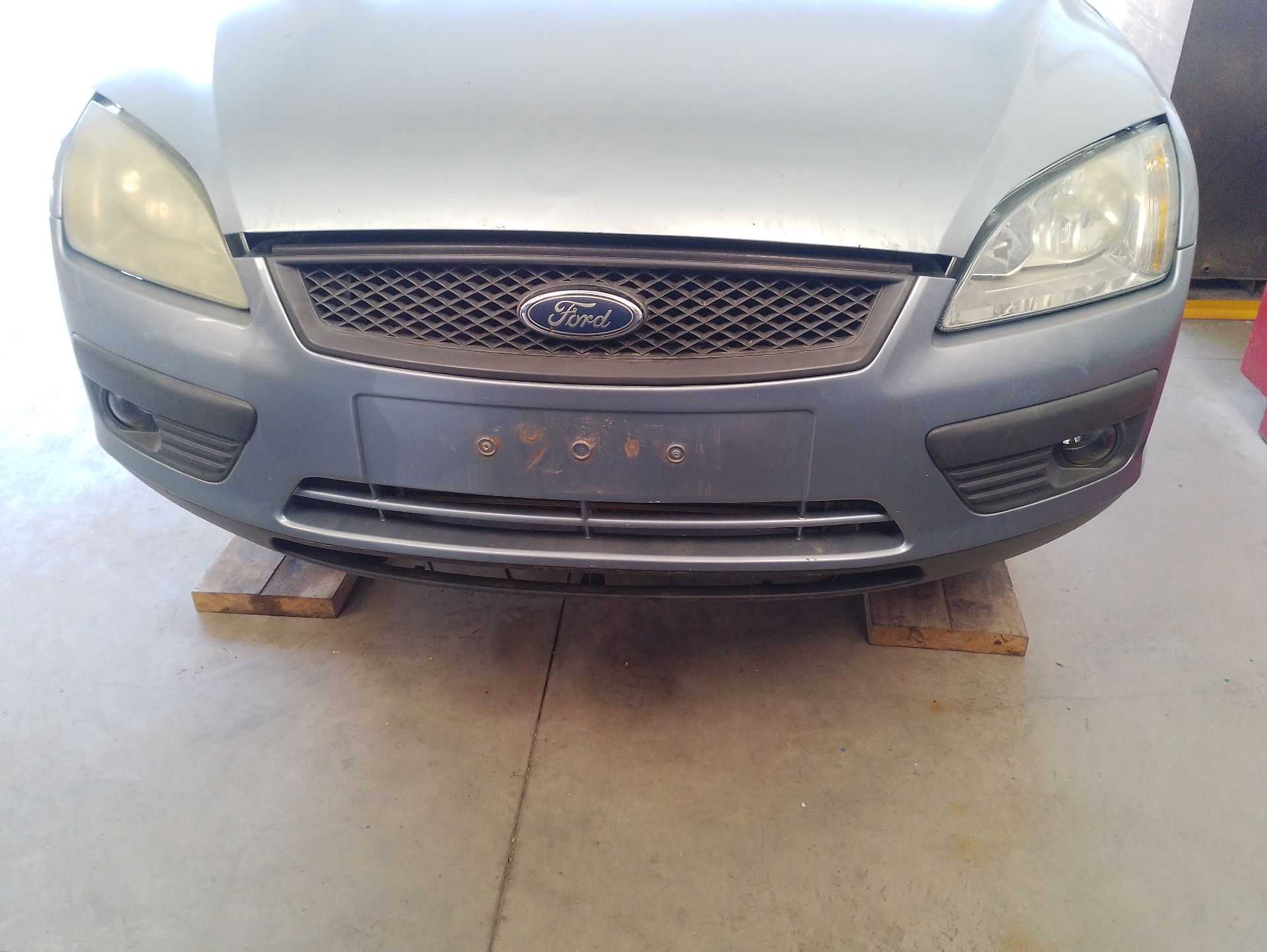Recambio de paragolpes delantero para ford focus ii descapotable 2.0 tdci referencia OEM IAM 1351530 / 1336763  