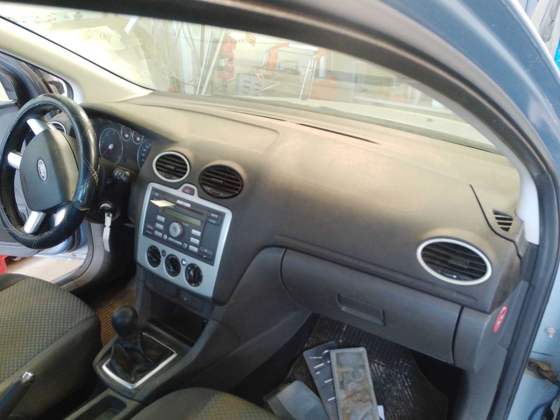 Recambio de salpicadero para ford focus ii descapotable 2.0 tdci referencia OEM IAM 1356170  
