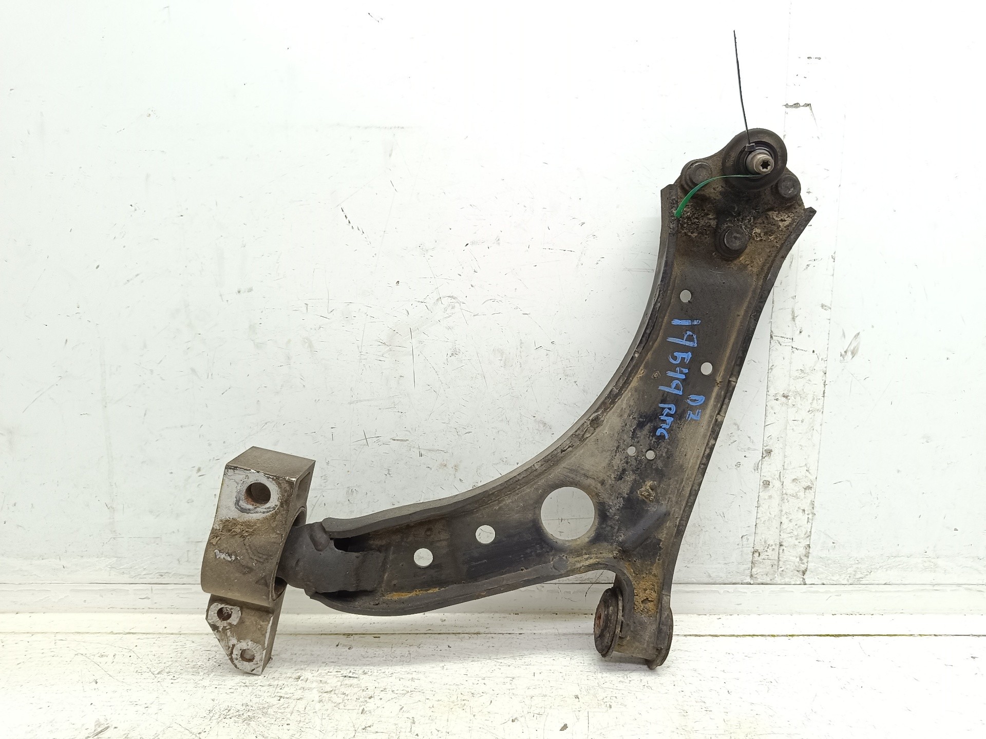 Recambio de brazo suspension inferior delantero izquierdo para audi a3 (8p) 1.9 tdi ambiente referencia OEM IAM   