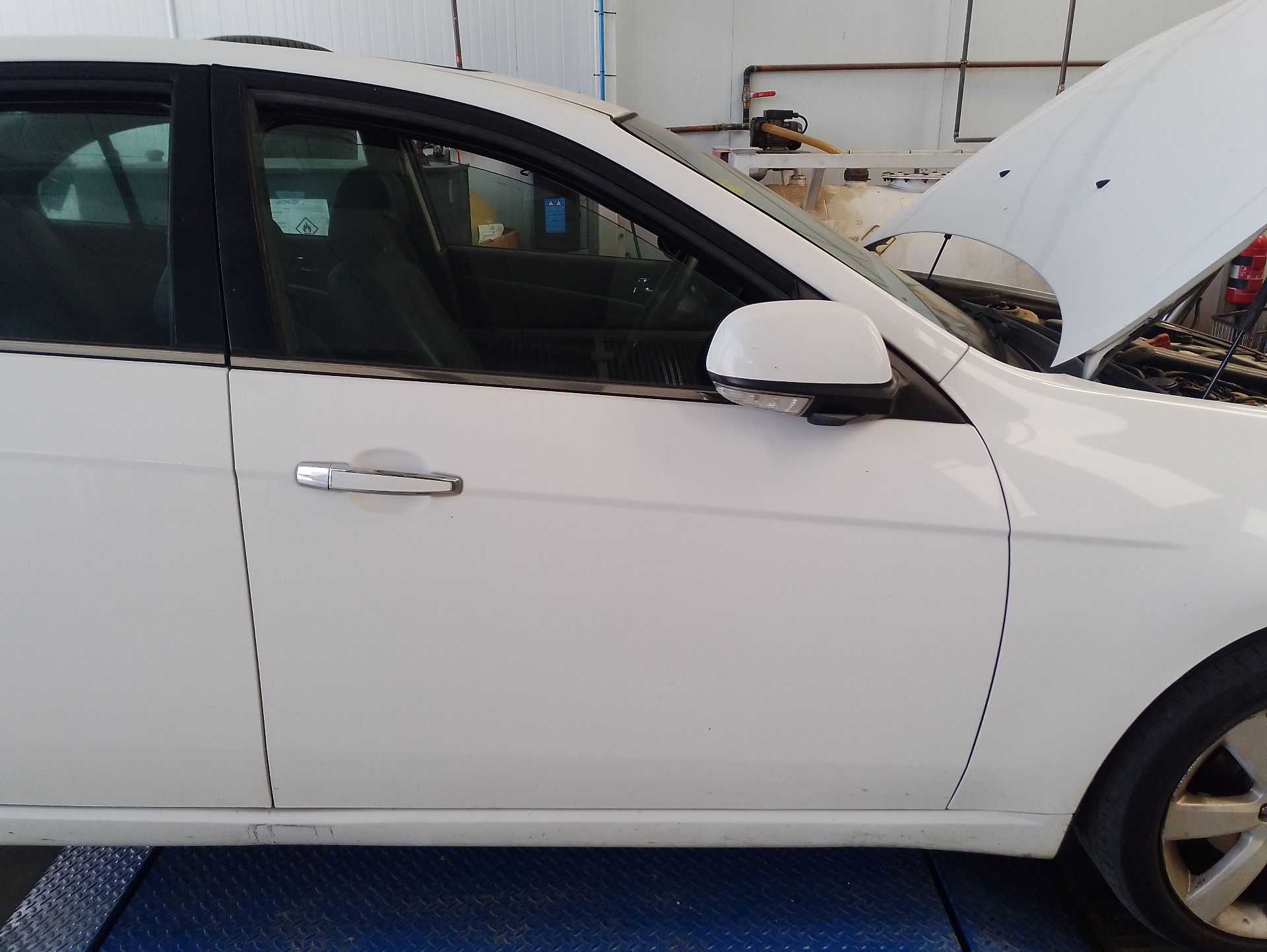 Recambio de puerta delantera derecha para chevrolet epica (kl1_) 2.0 d referencia OEM IAM 96635580  