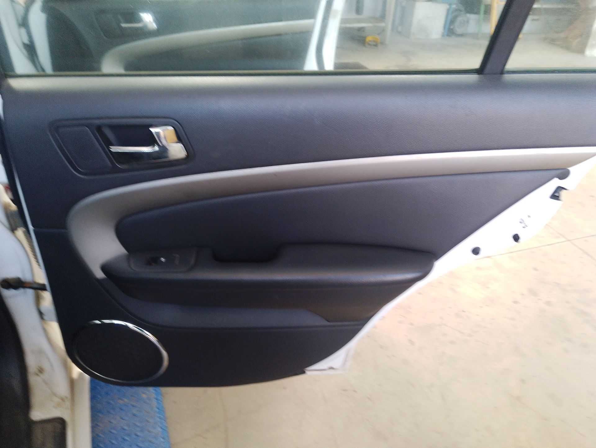 Recambio de guarnecido puerta trasera derecha para chevrolet epica (kl1_) 2.0 d referencia OEM IAM   