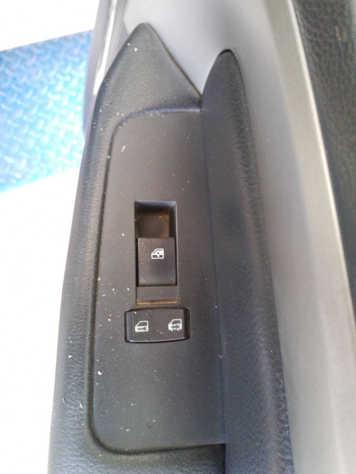 Recambio de mando elevalunas delantero derecho para chevrolet epica (kl1_) 2.0 d referencia OEM IAM 96645327  