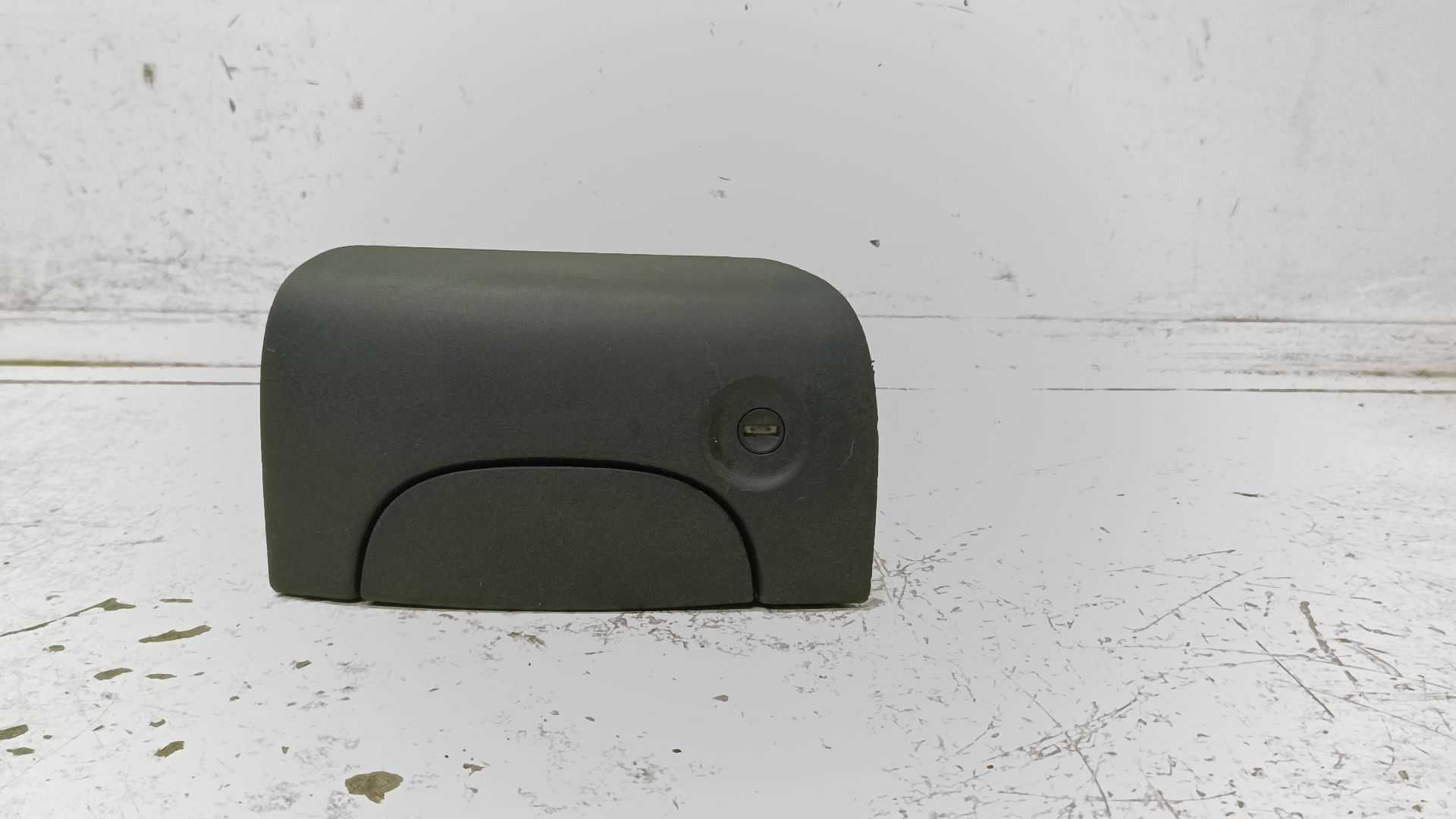 Recambio de maneta interior porton trasero para renault kangoo (f/kc0) alize referencia OEM IAM 7700303582  