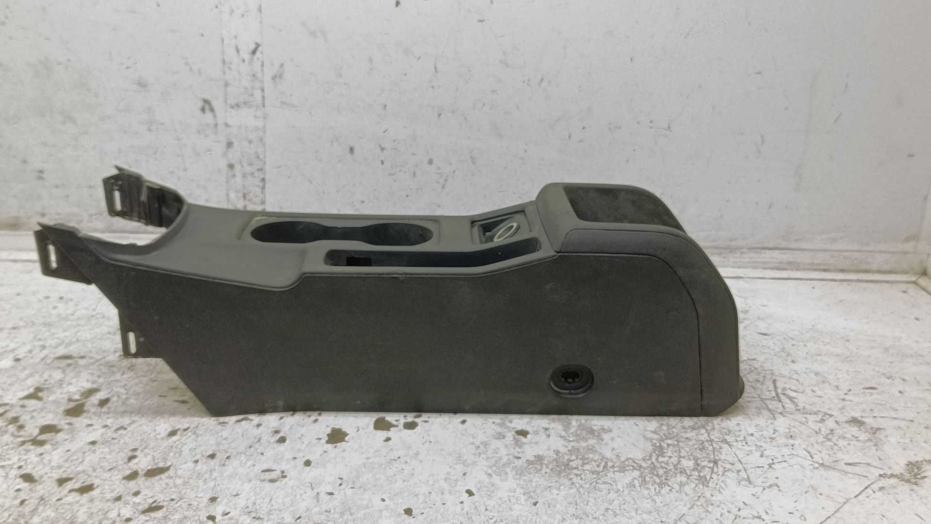 Recambio de consola central para seat leon (5f1) reference referencia OEM IAM 5F0863319  