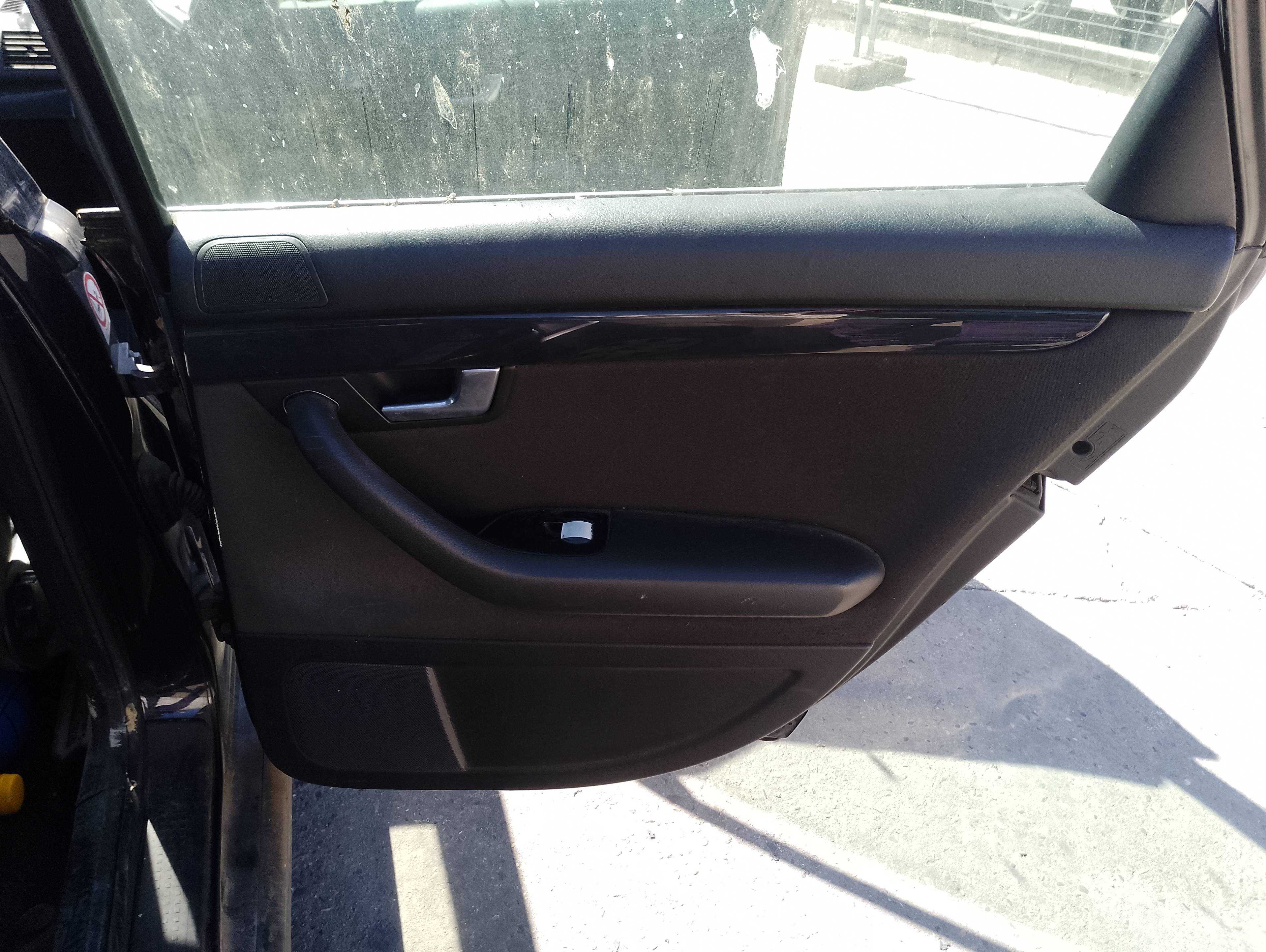 Recambio de guarnecido puerta trasera derecha para audi a4 berlina (8e) 2.0 referencia OEM IAM   